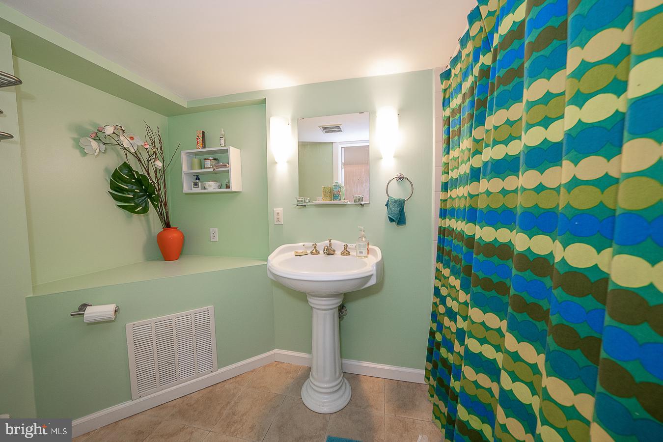 PASSYUNK SQUARE - Residential Lease