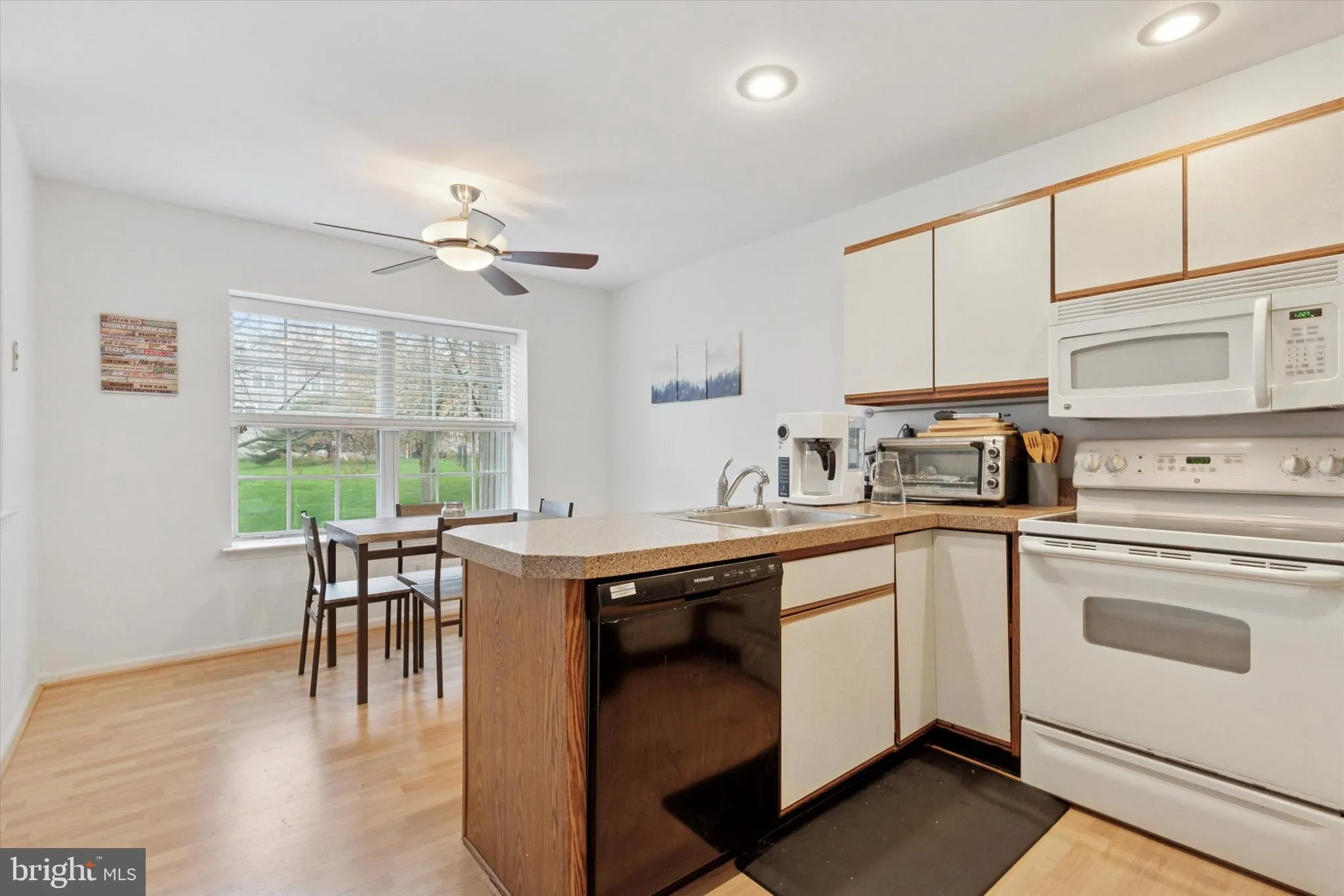 Blue Bell, Pennsylvania 19422, United States, 3 Bedrooms Bedrooms, ,3 BathroomsBathrooms,Residential,Active,108810