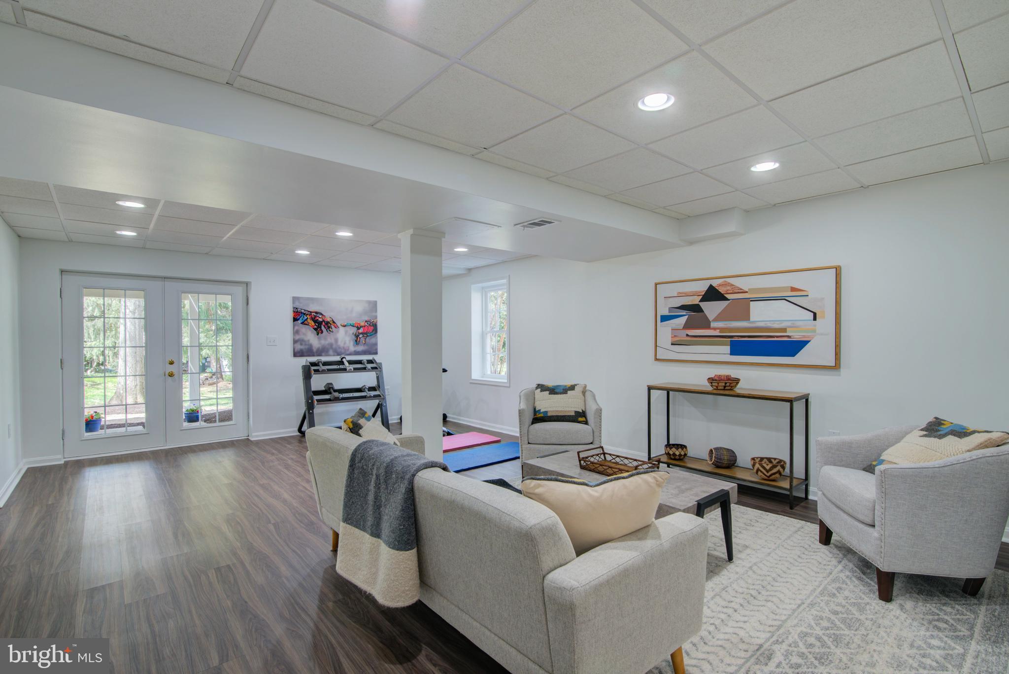 RESTON - Residential