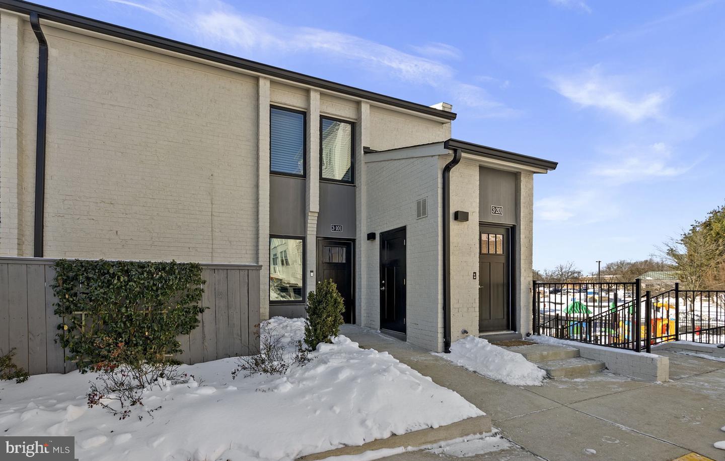 19520 VILLAGE WALK DR. 3-101