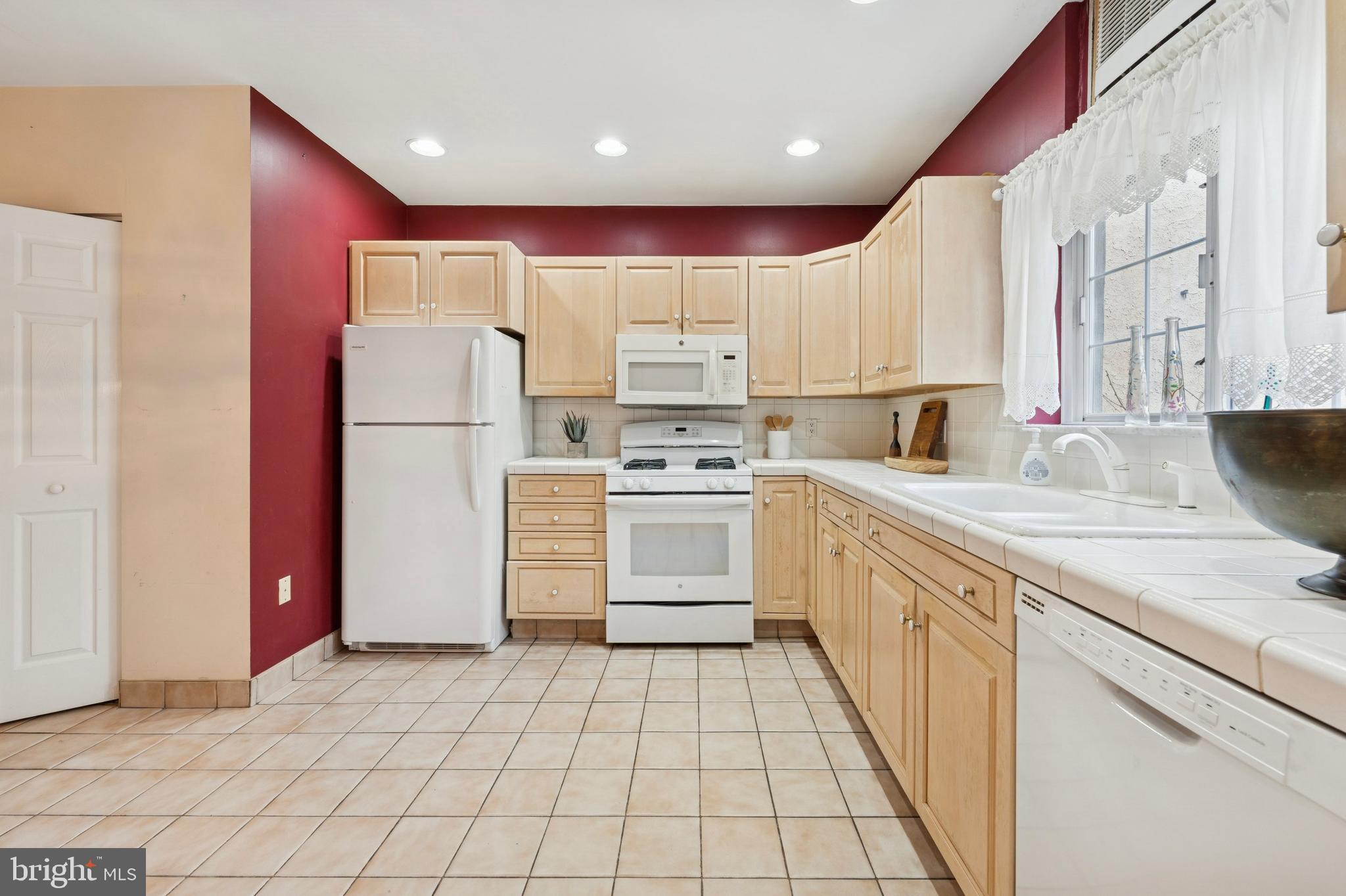 PASSYUNK SQUARE - Residential