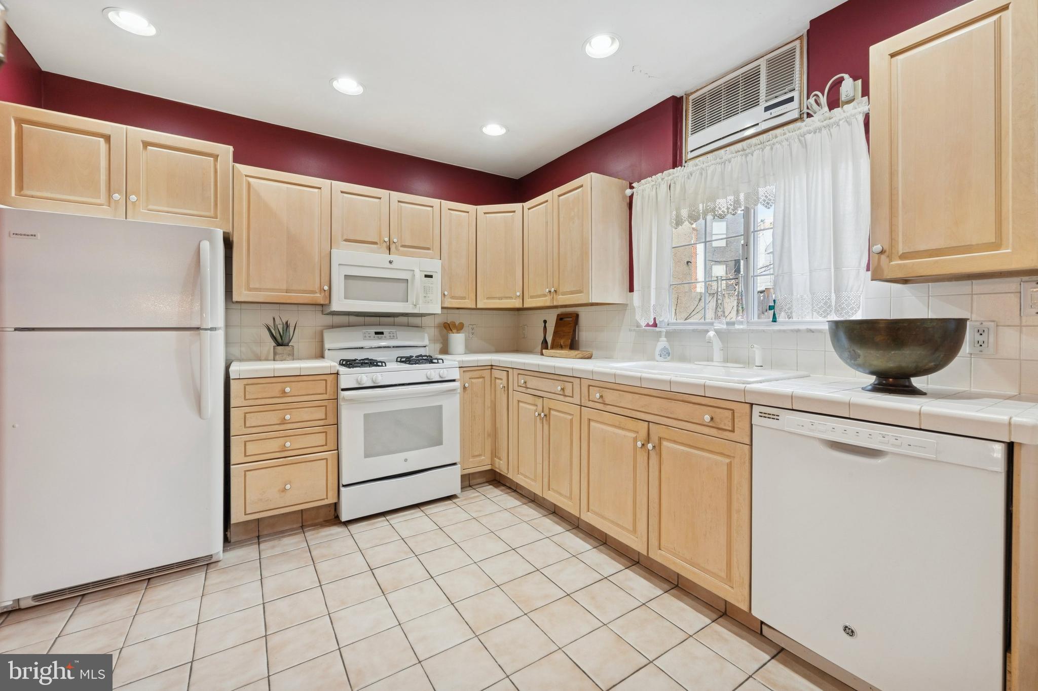 PASSYUNK SQUARE - Residential