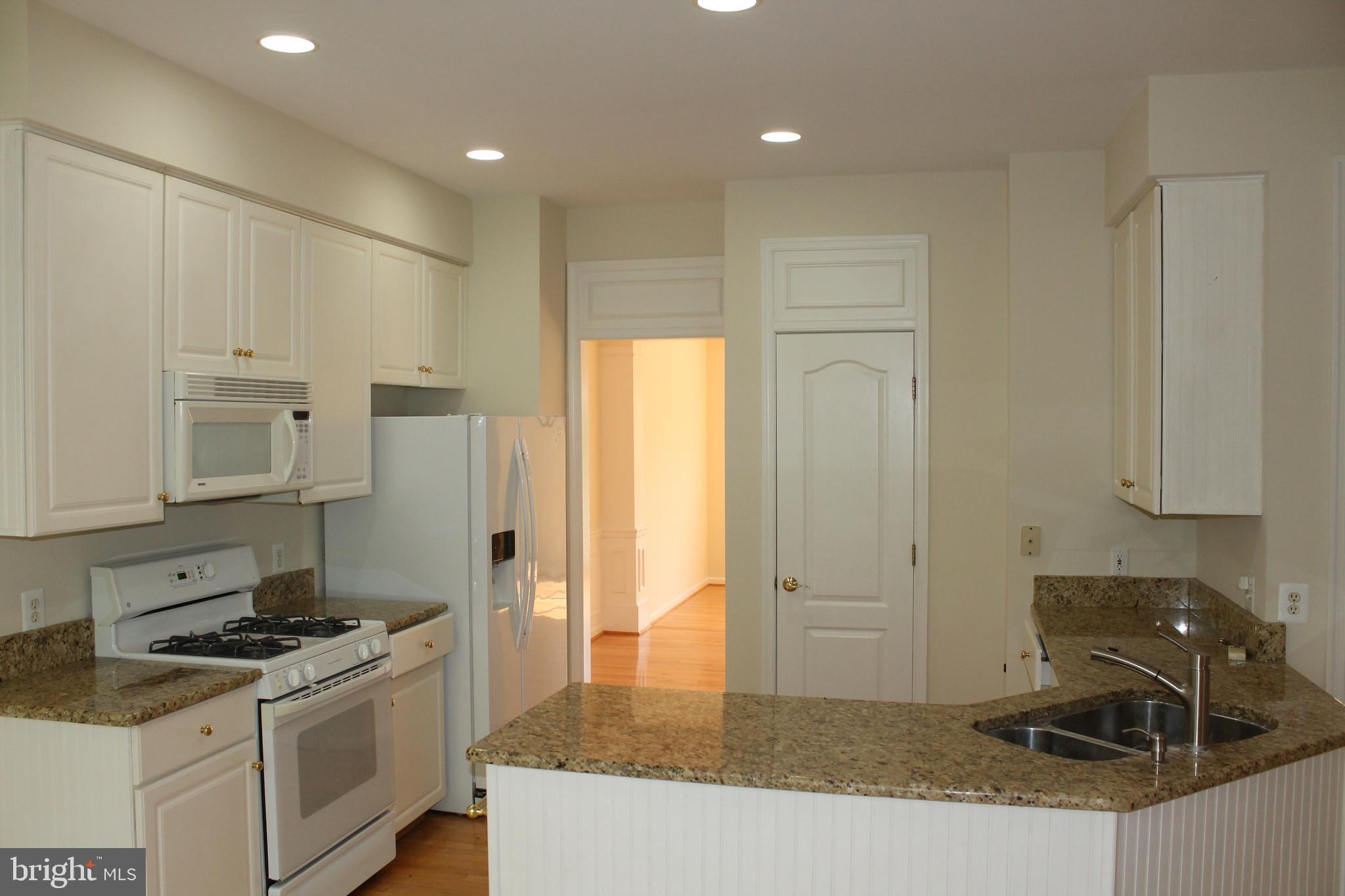 POTOMAC LAKES - Residential Lease