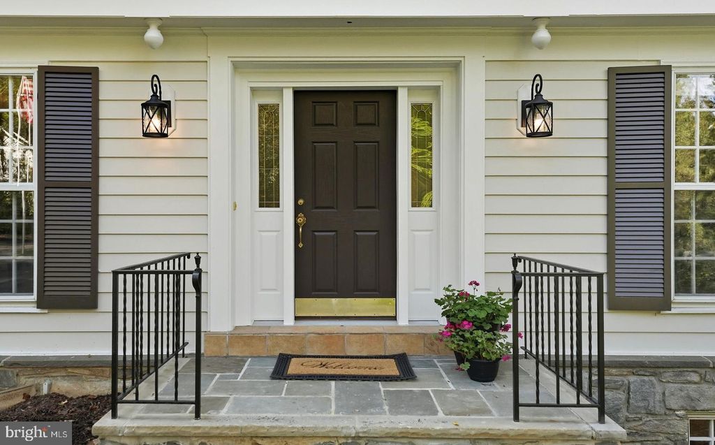 Photo of 7918 Bradley Boulevard, BETHESDA, MD 20817 (MLS # MDMC2203840)