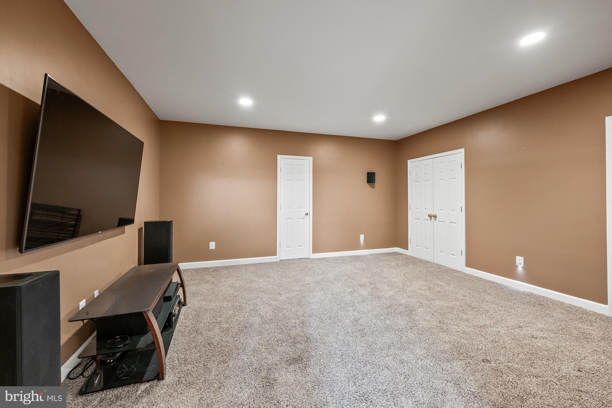 BELMONT COUNTRY CLUB - Residential