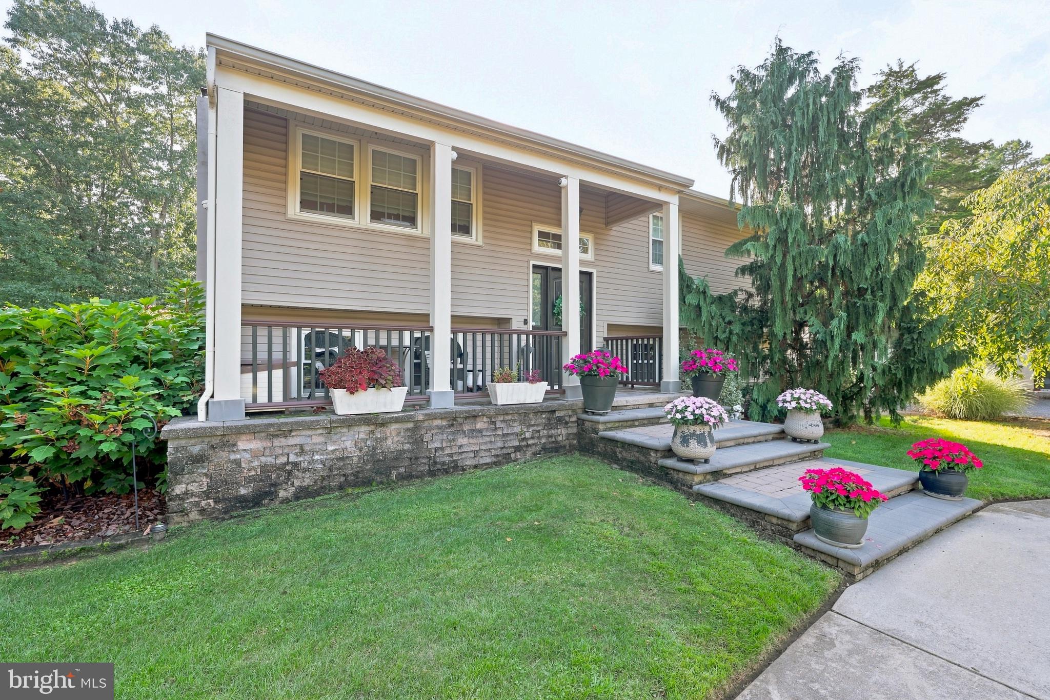211 CAHNT AVENUE