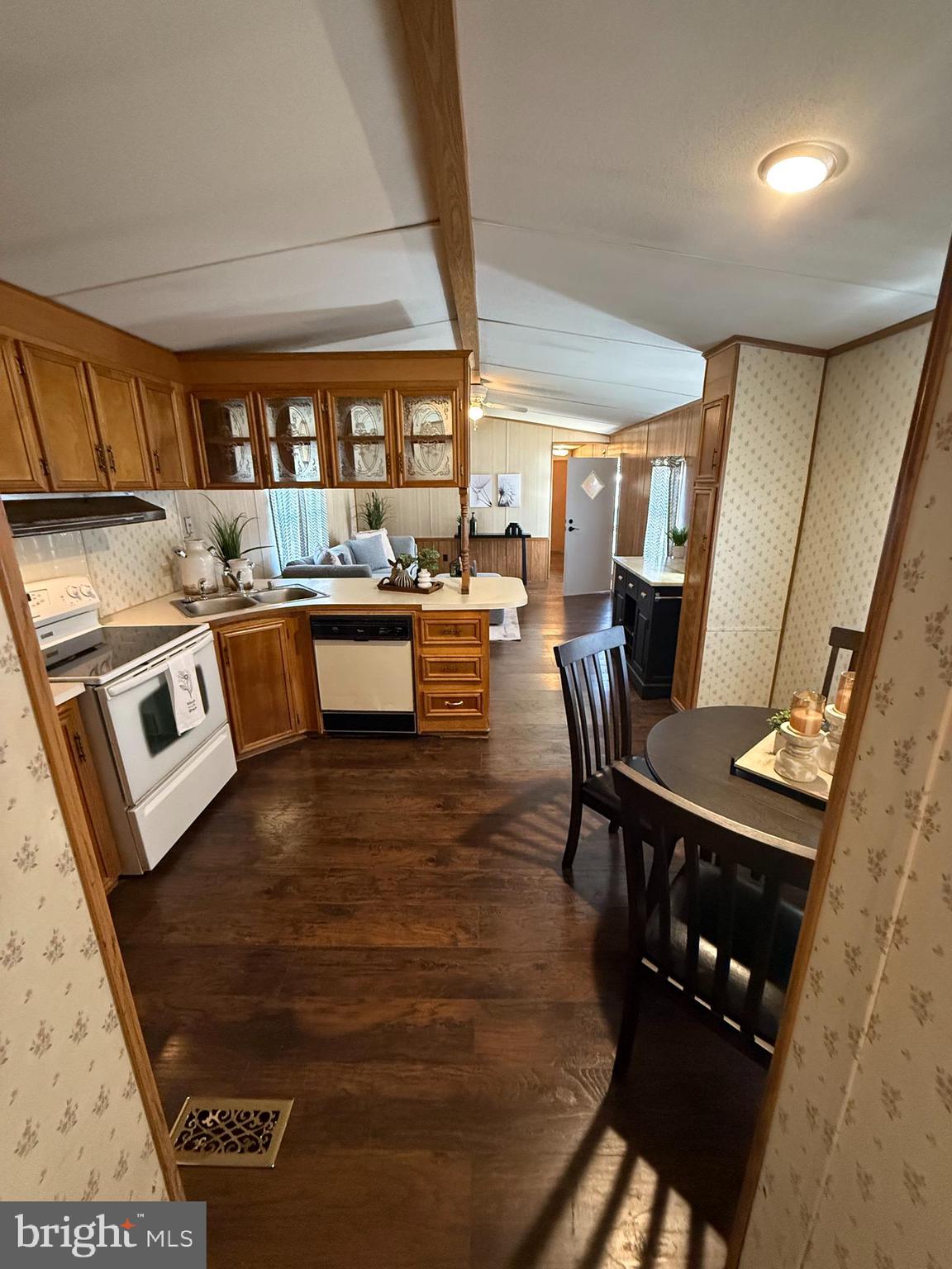 HARBORTON PLACE - Residential