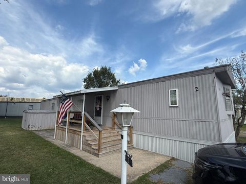 2 CARAVAN COURT MIDDLETOWN PA 17057