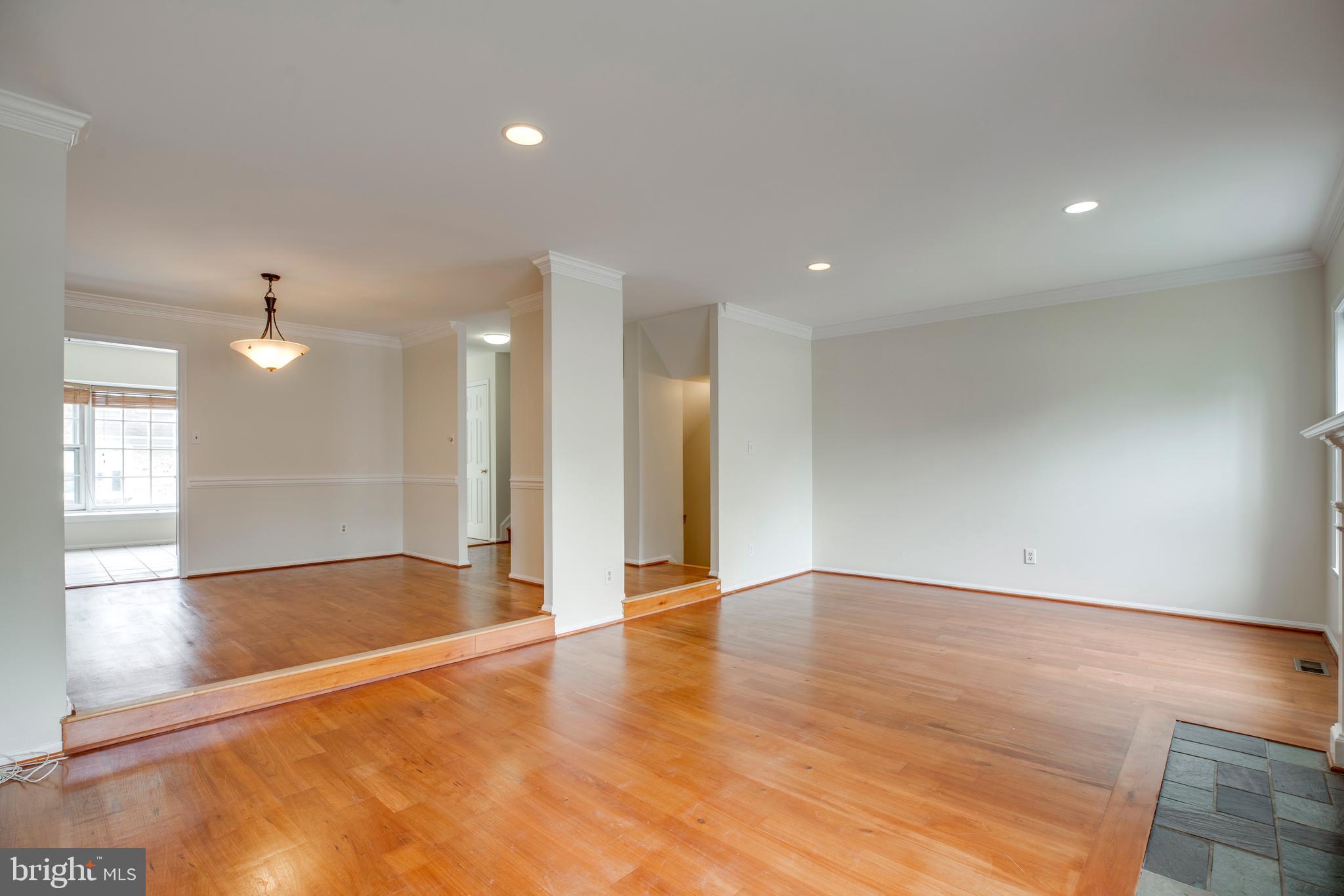 WOODSIDE - Residential