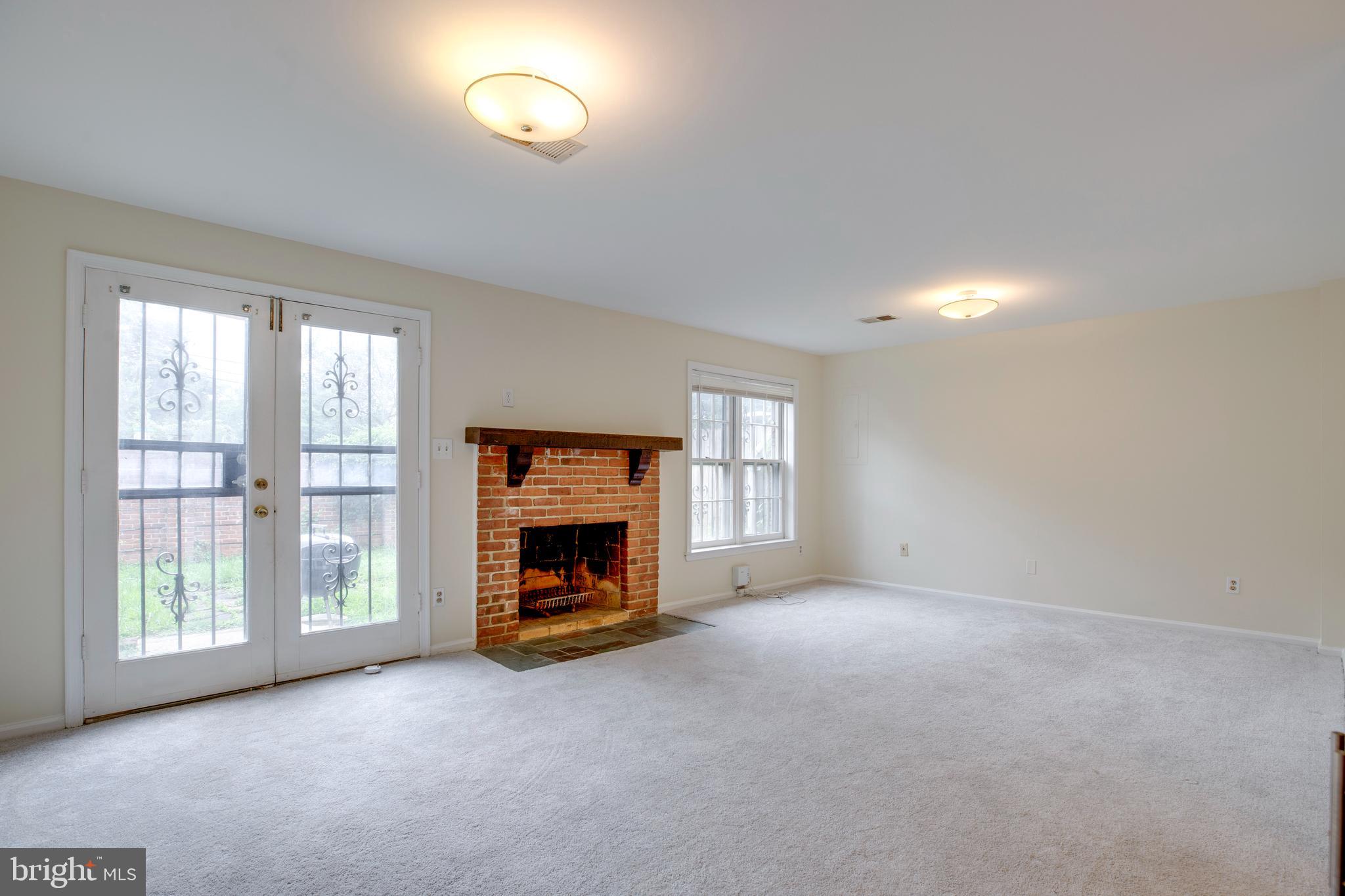 WOODSIDE - Residential