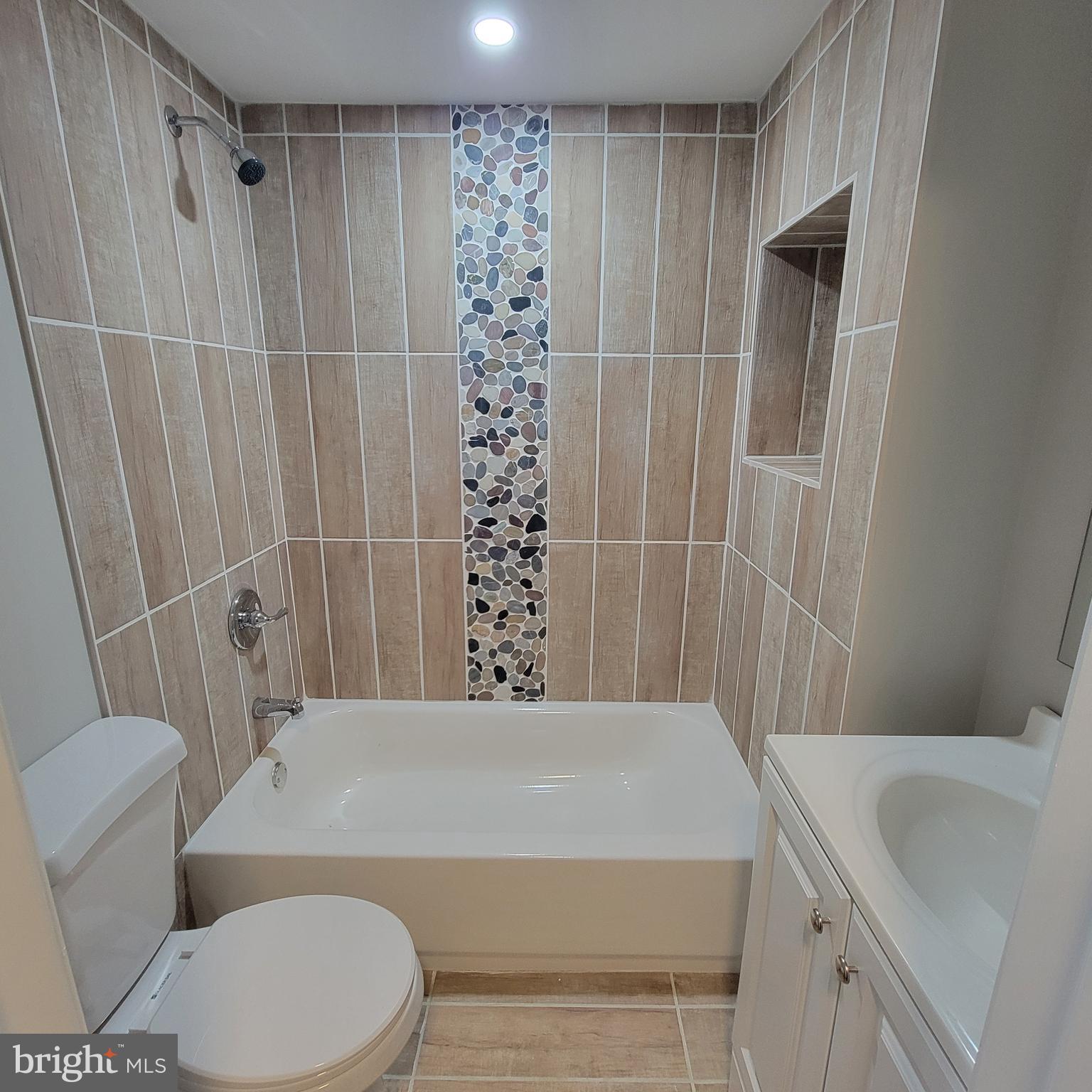 LONGVIEW BEACH CLUB - Residential