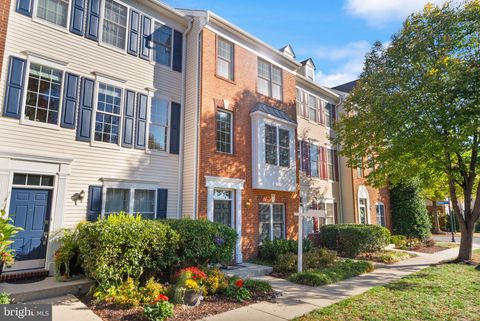 42769 ATCHISON TERRACE CHANTILLY VA 20152