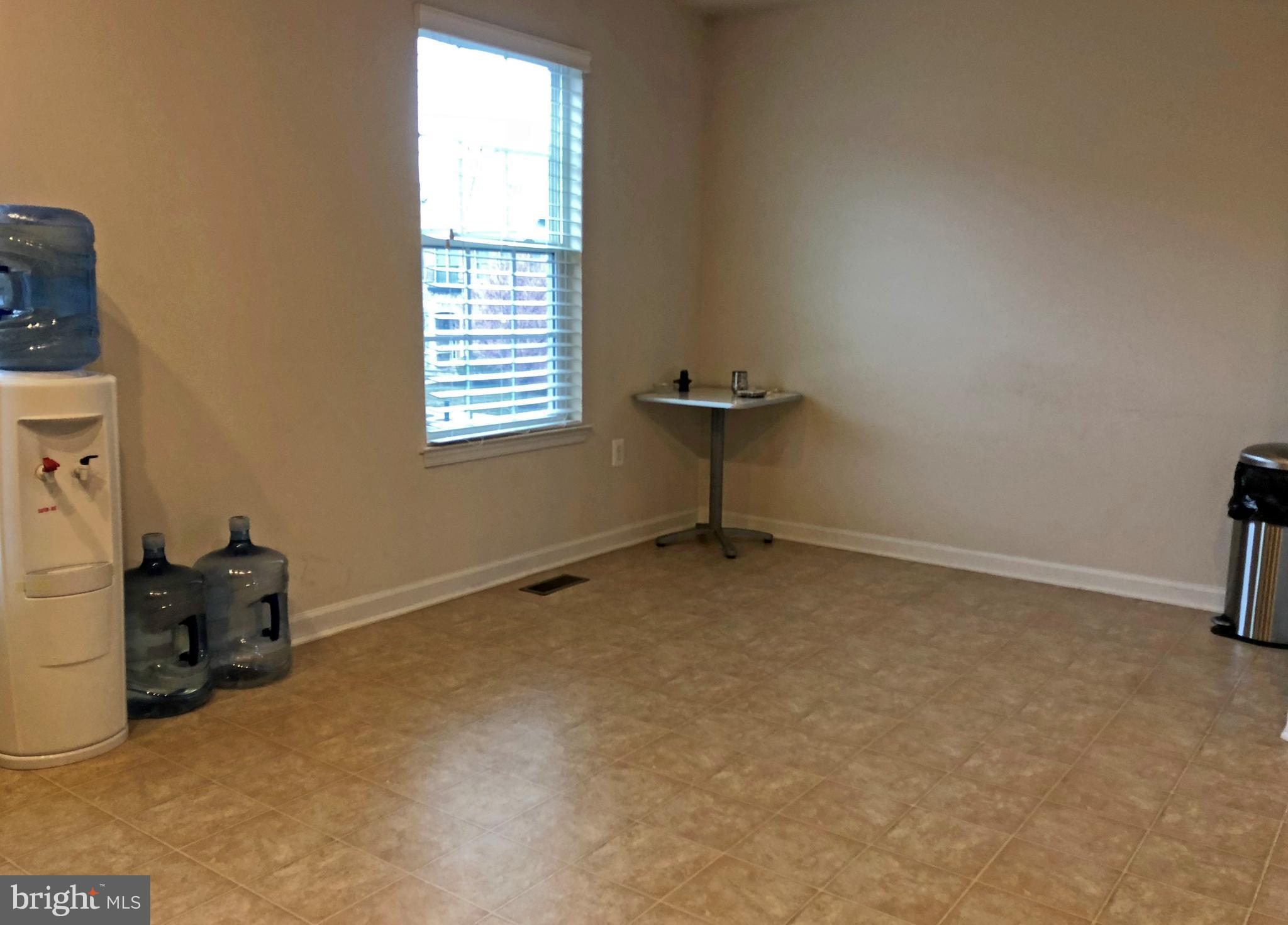 AVONLEA - Residential Lease