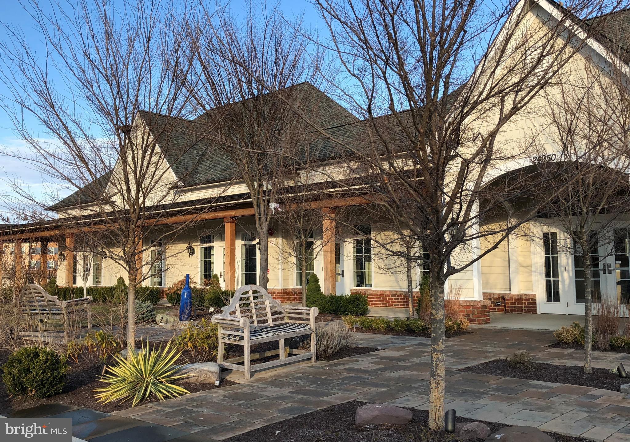 AVONLEA - Residential Lease