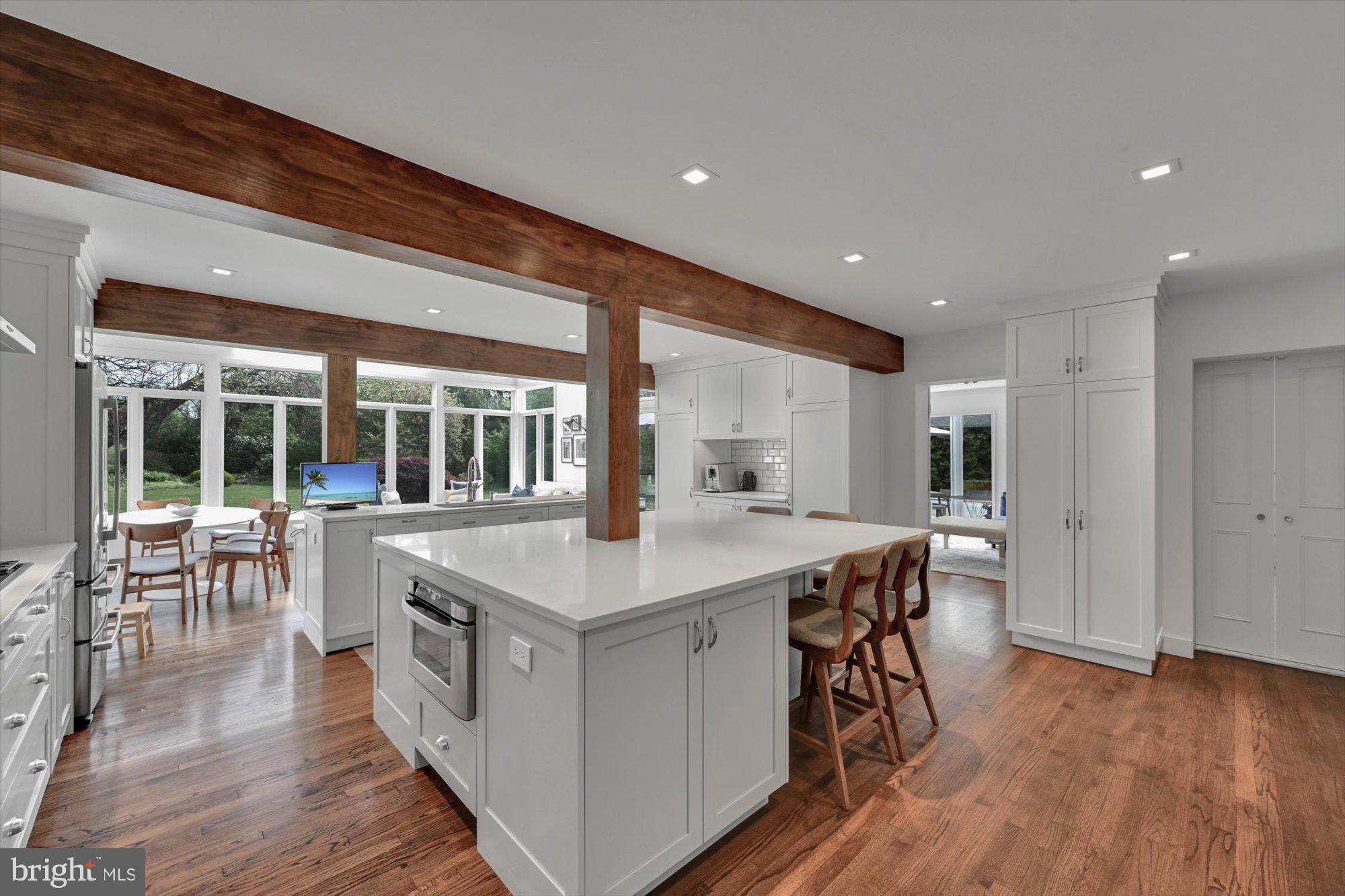 GLADWYNE - Residential