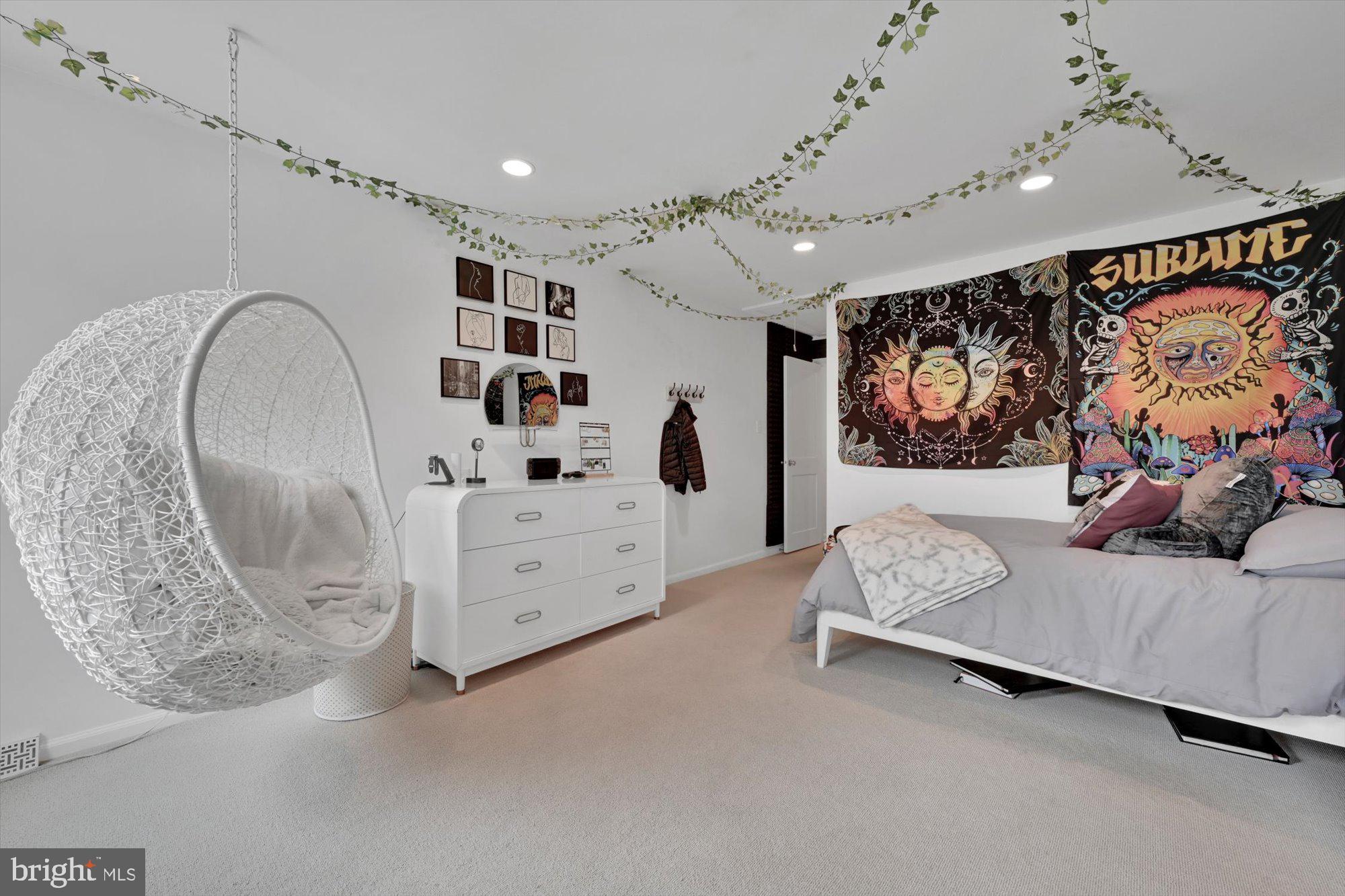 GLADWYNE - Residential