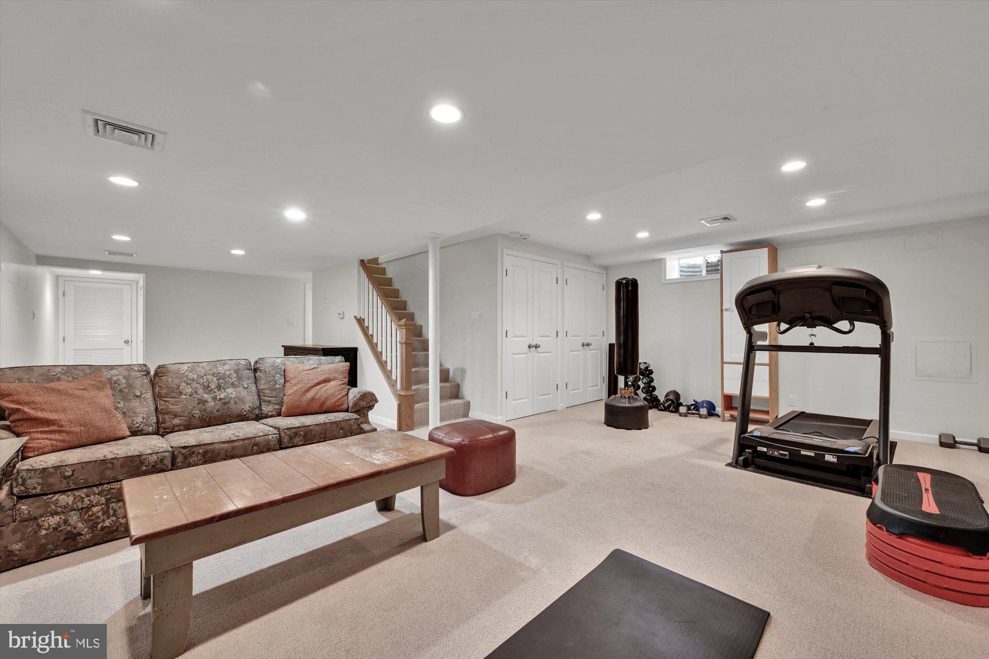 GLADWYNE - Residential