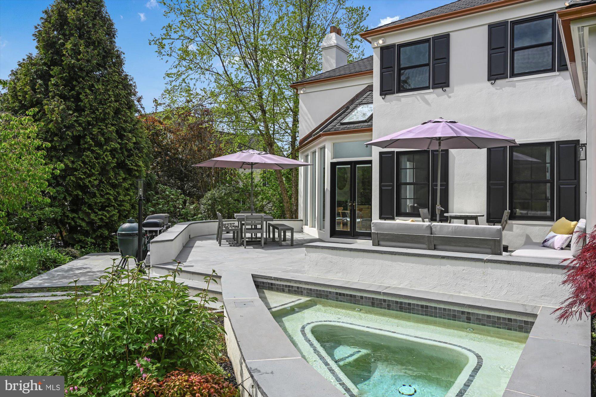 GLADWYNE - Residential