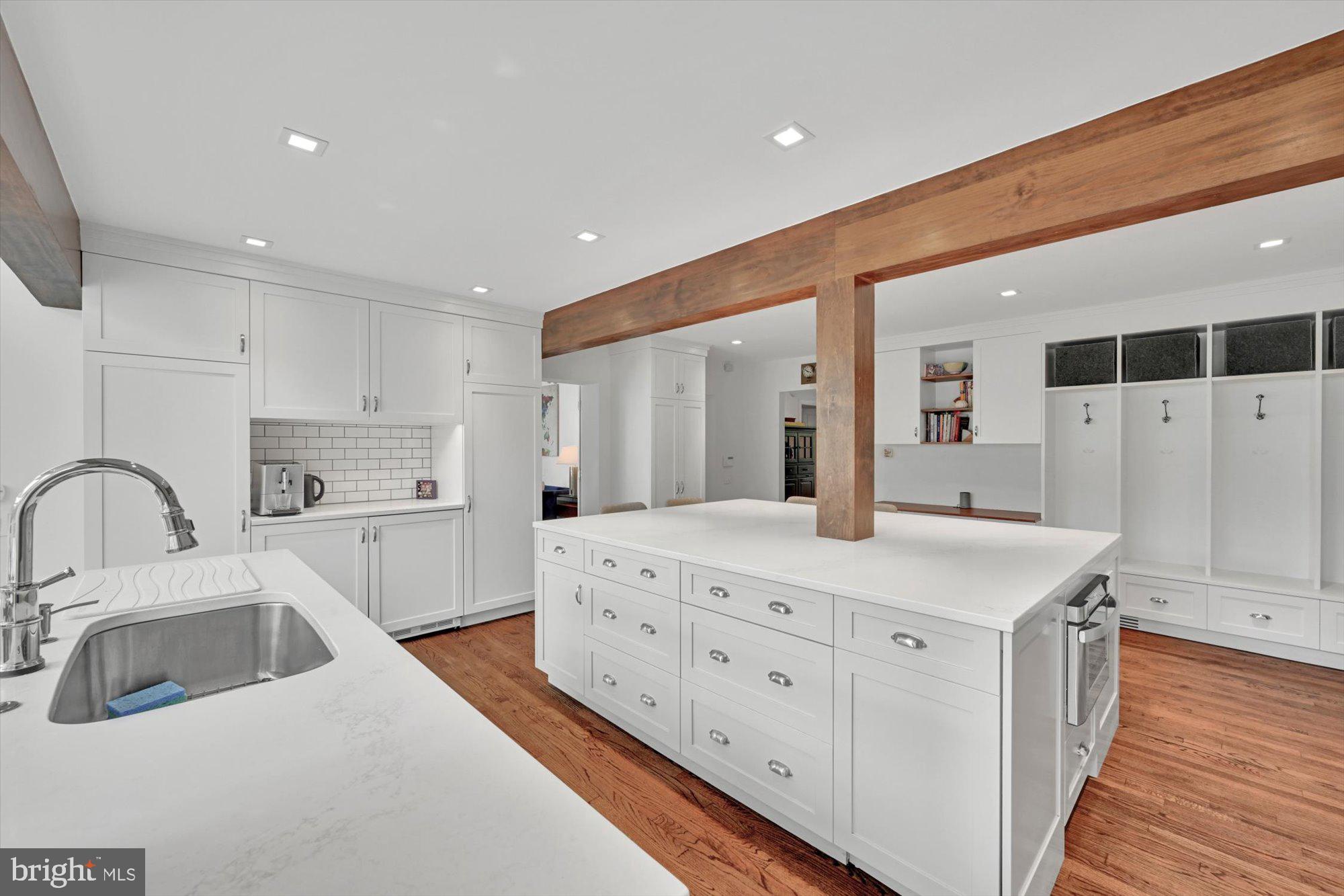 GLADWYNE - Residential