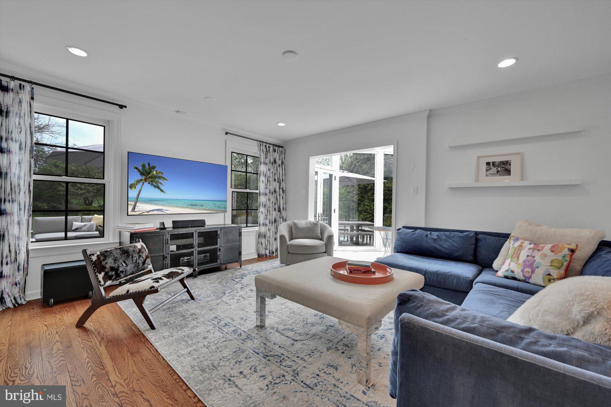 GLADWYNE - Residential