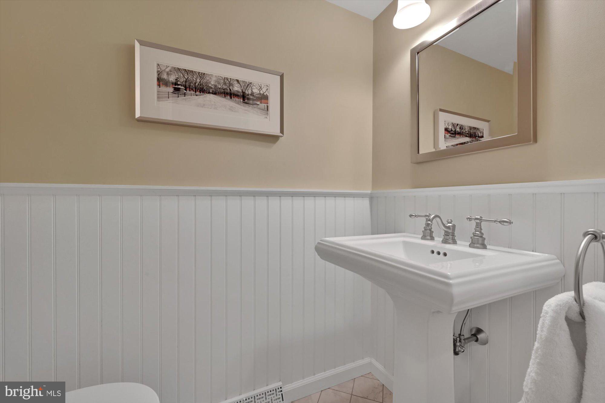 GLADWYNE - Residential