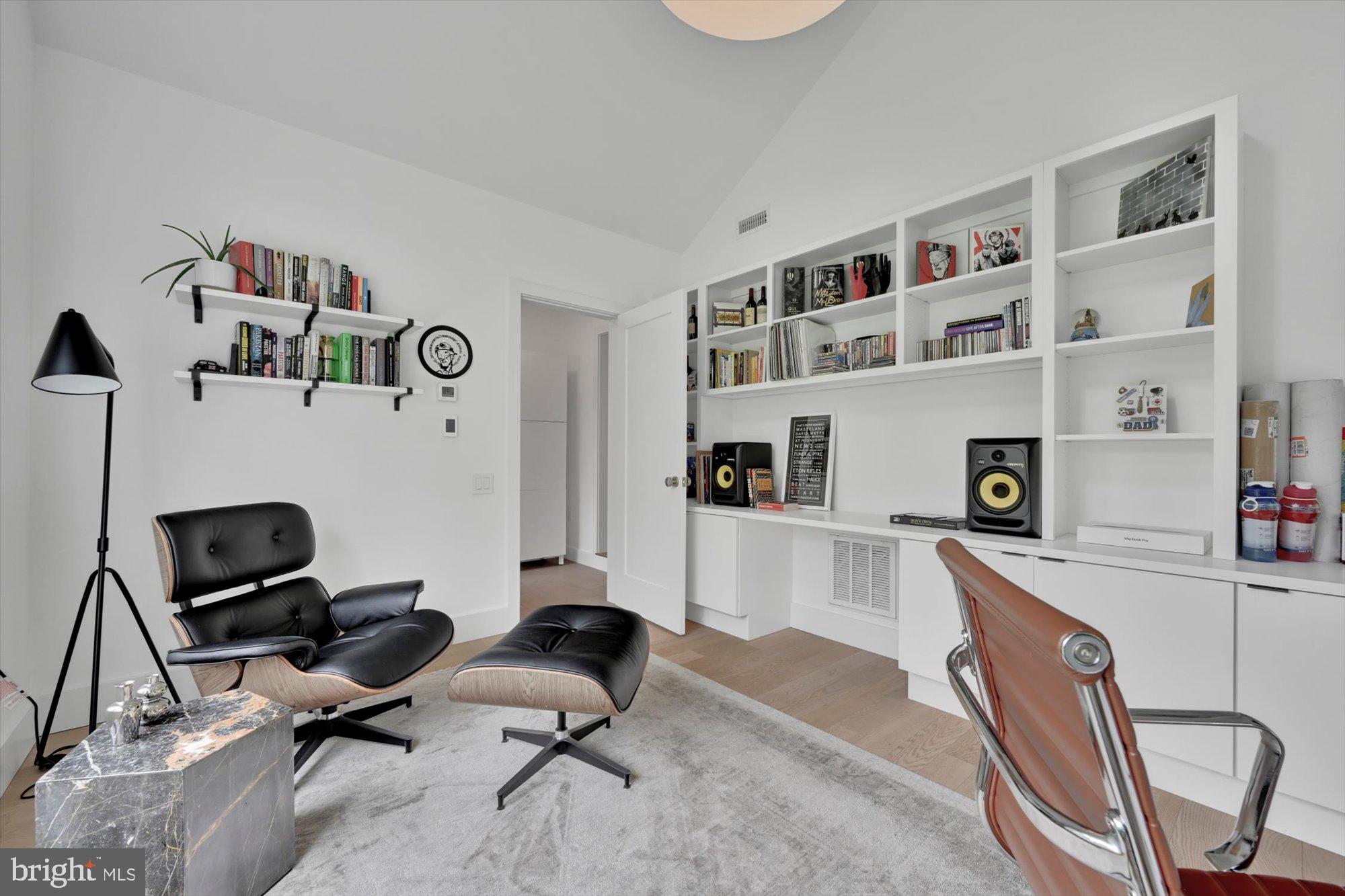 GLADWYNE - Residential