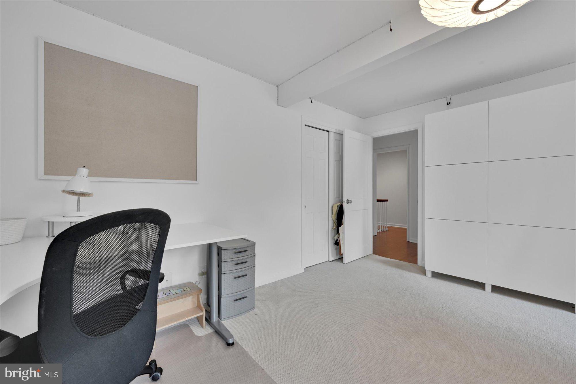 GLADWYNE - Residential