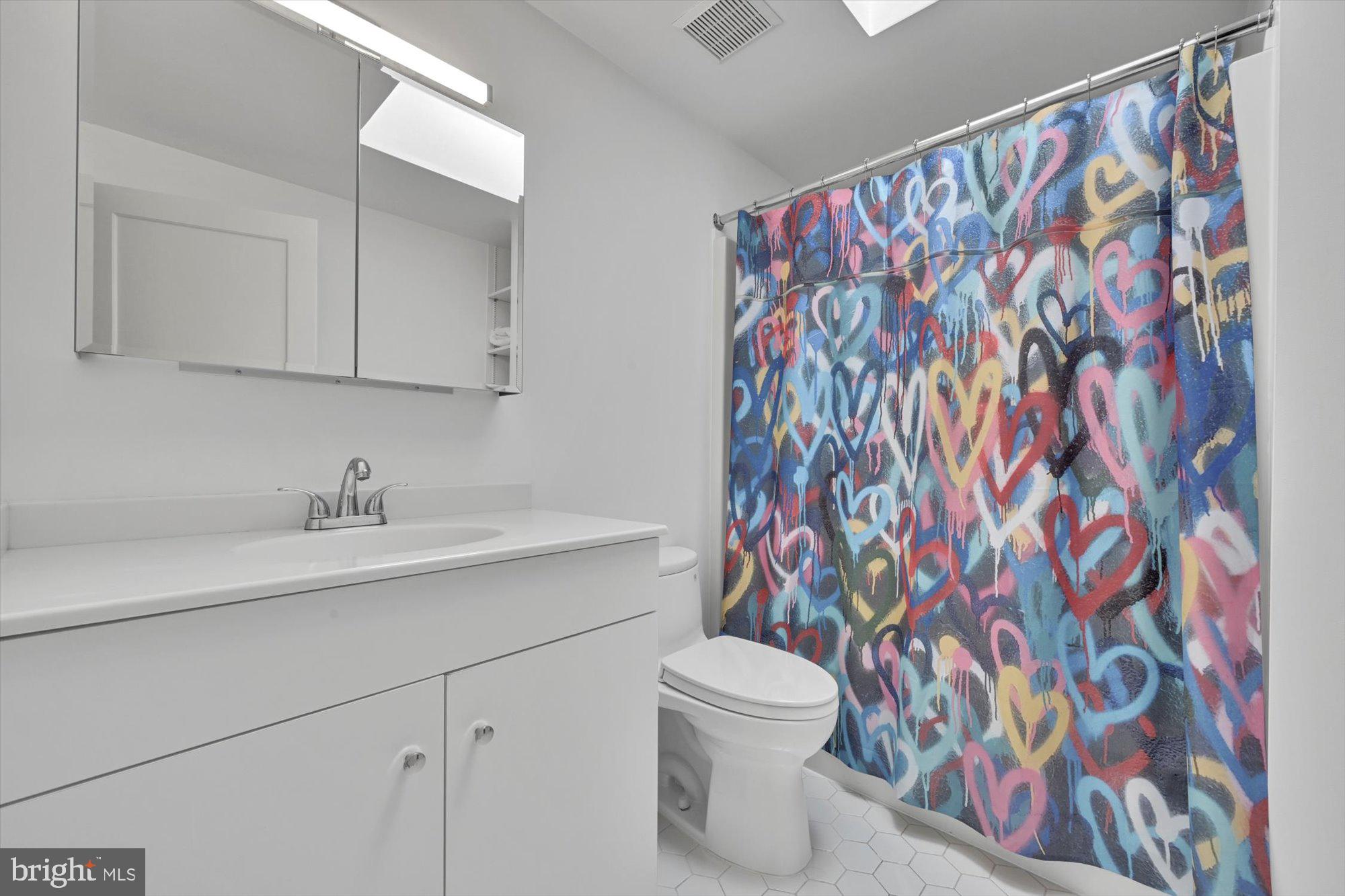 GLADWYNE - Residential