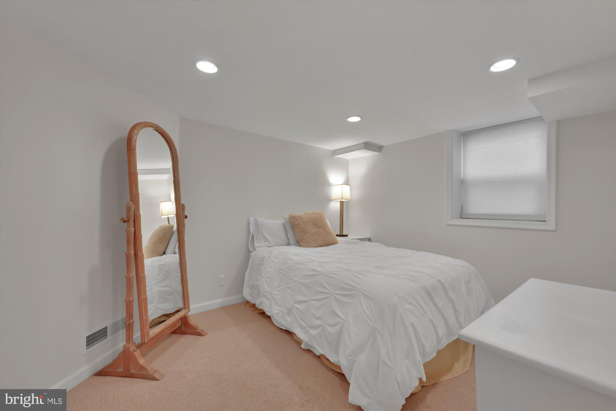 GLADWYNE - Residential