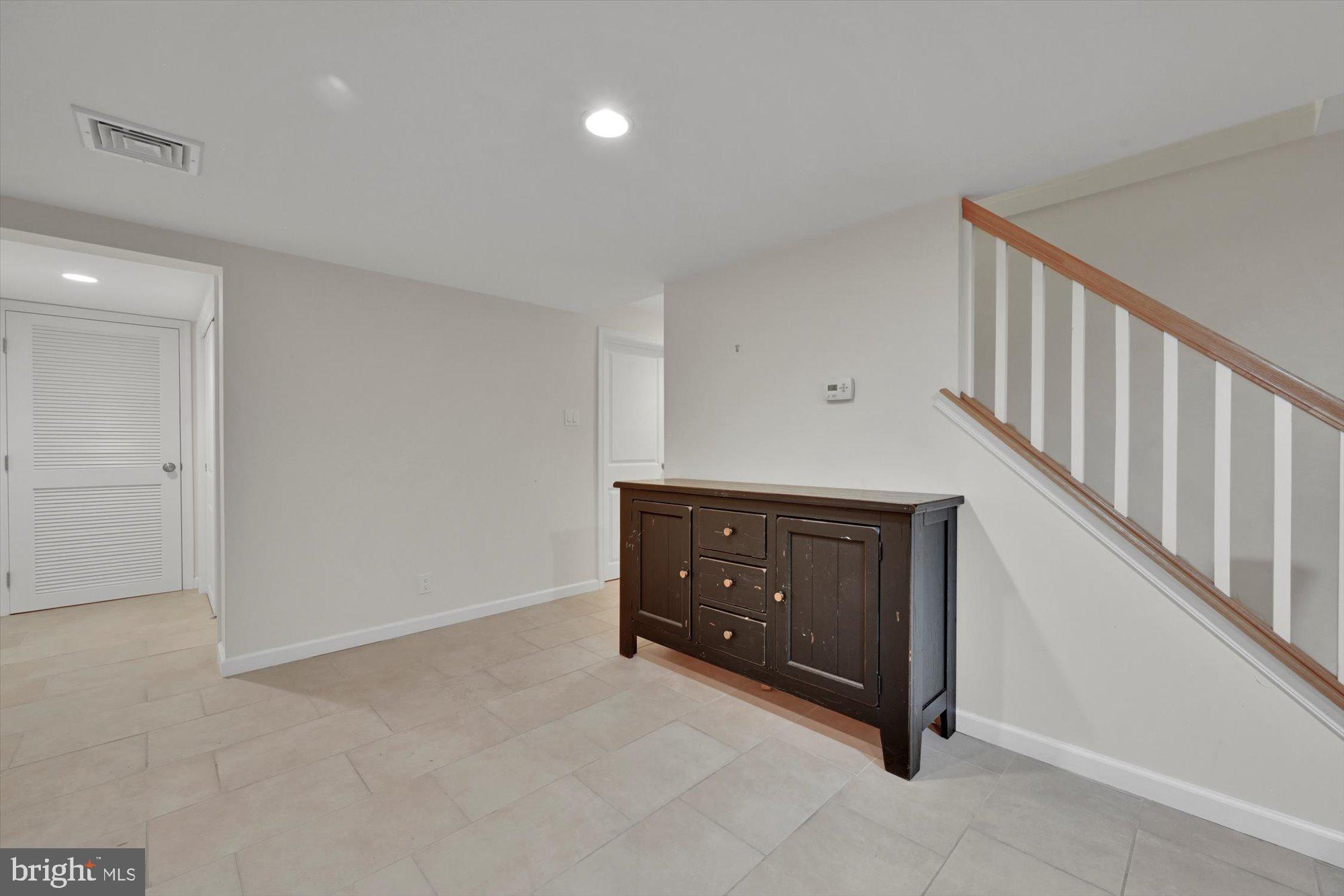 GLADWYNE - Residential