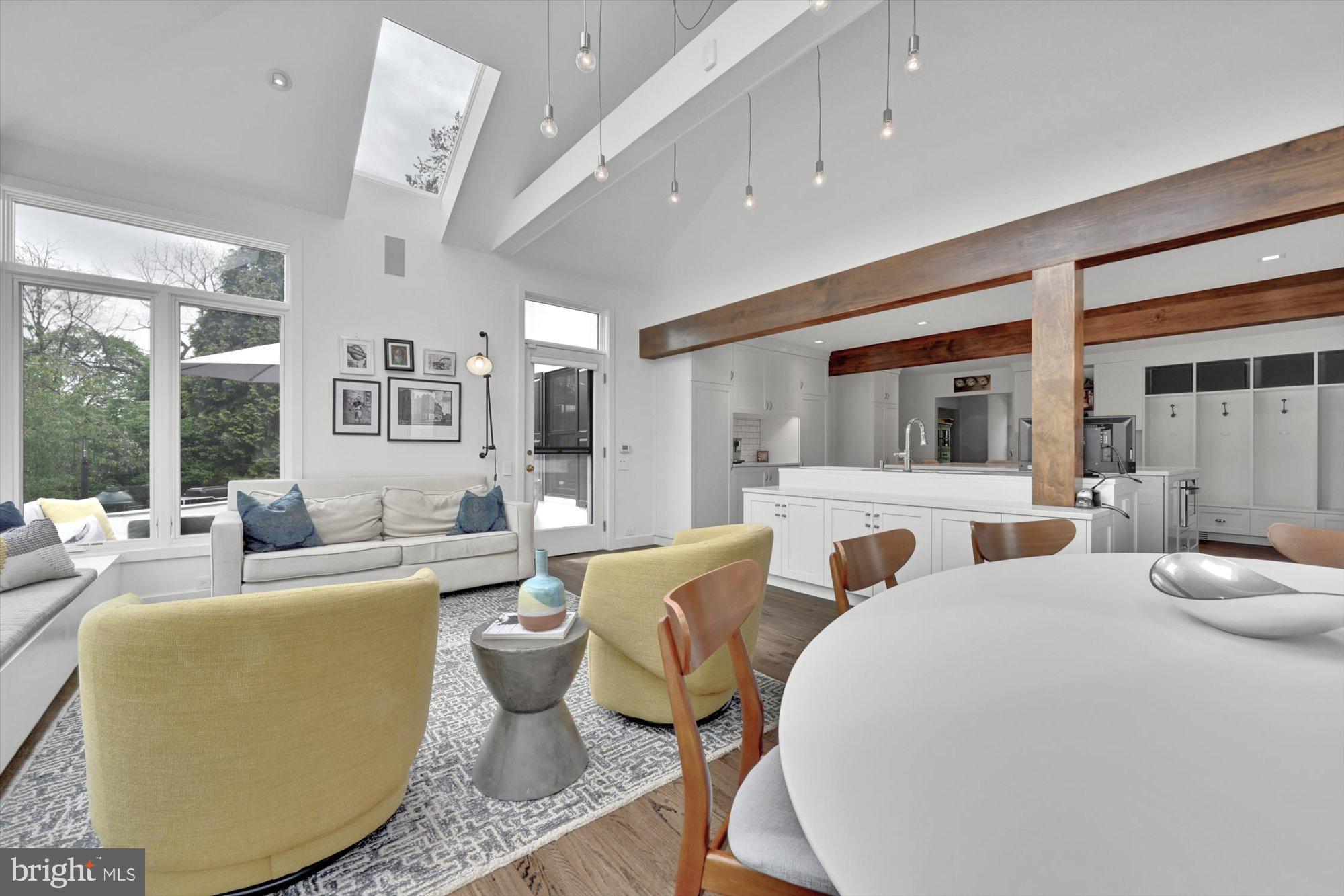 GLADWYNE - Residential