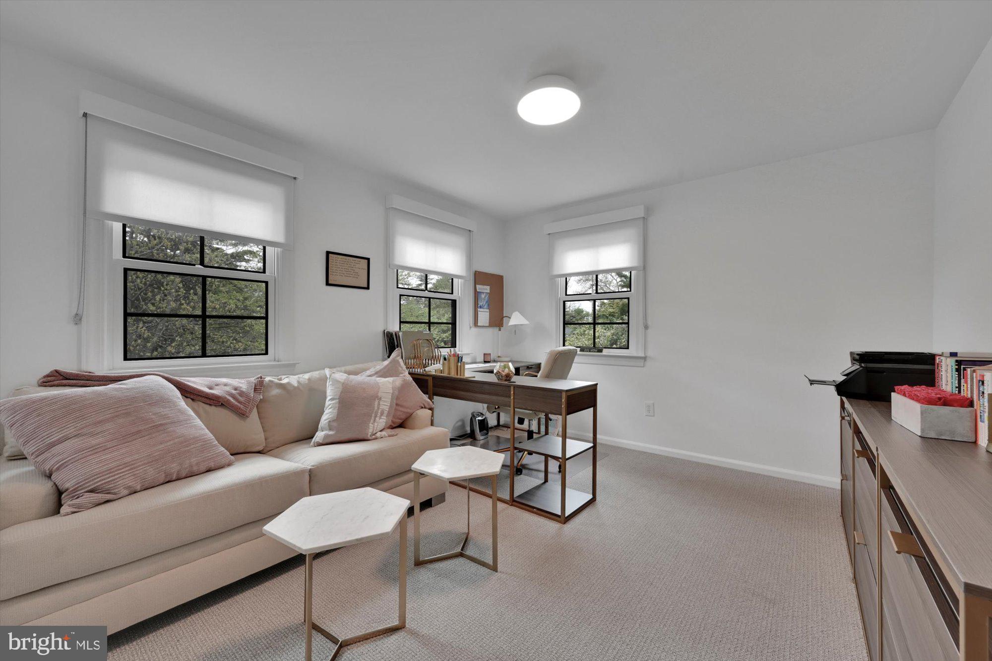 GLADWYNE - Residential