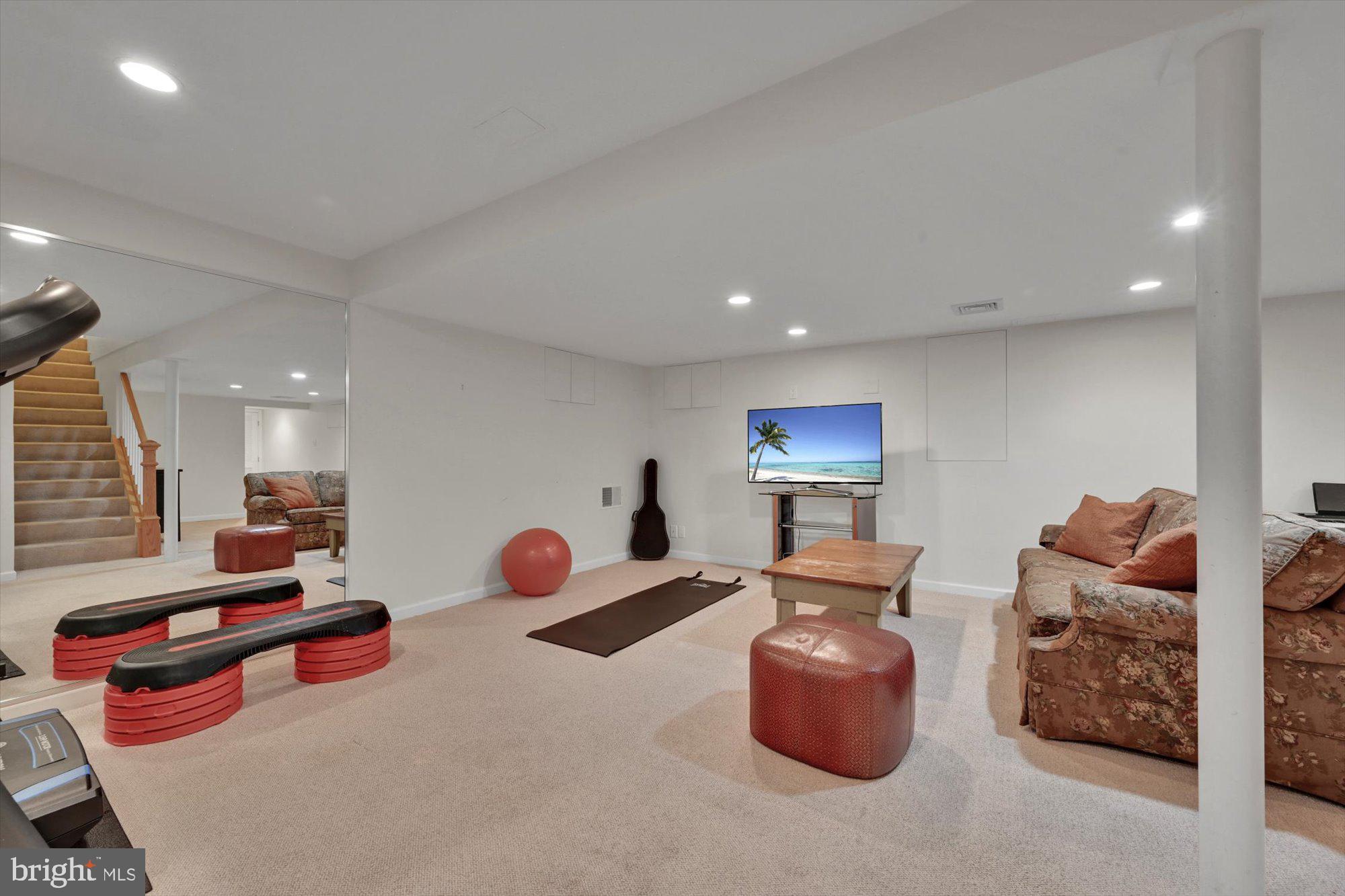 GLADWYNE - Residential