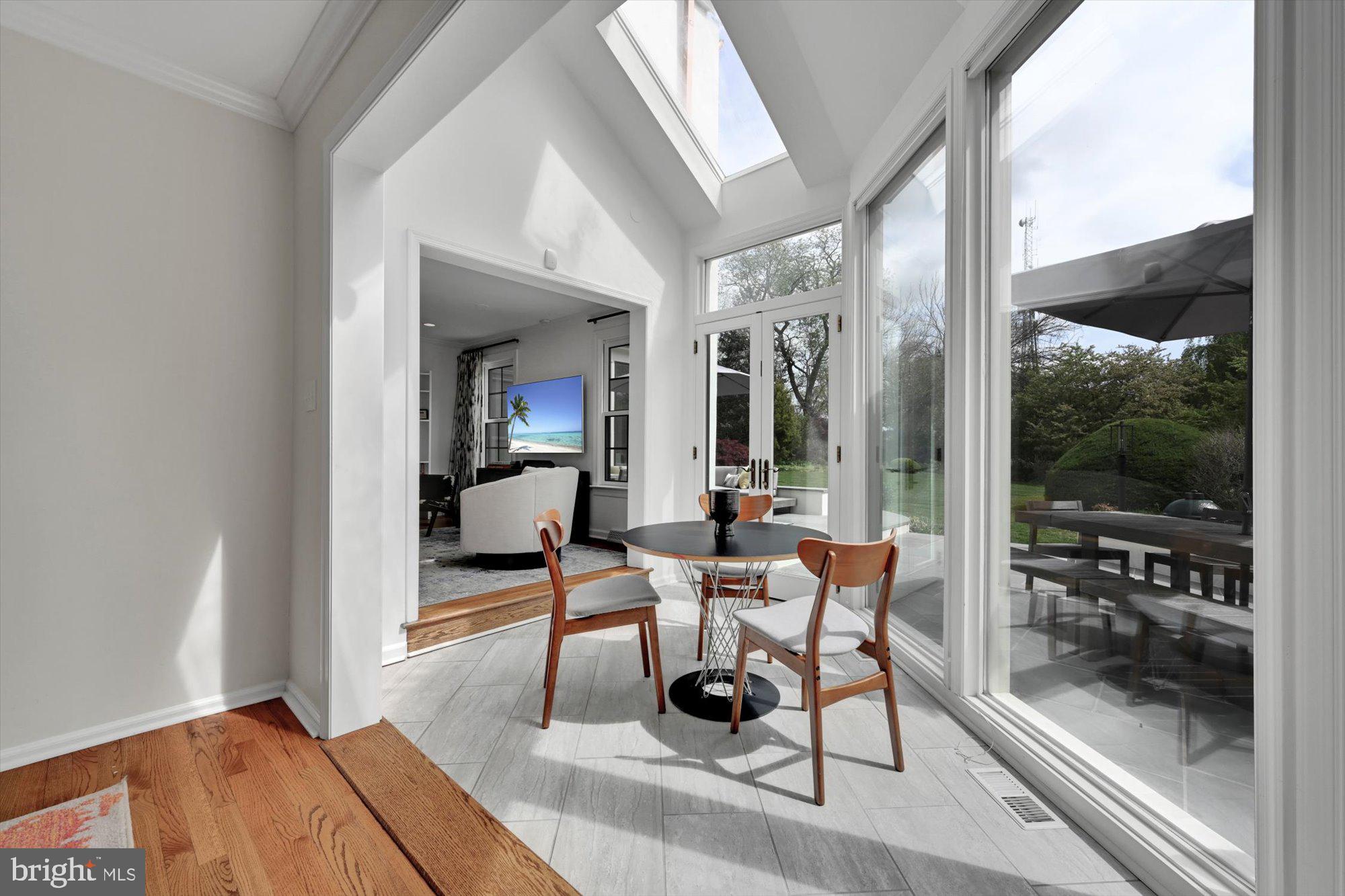 GLADWYNE - Residential