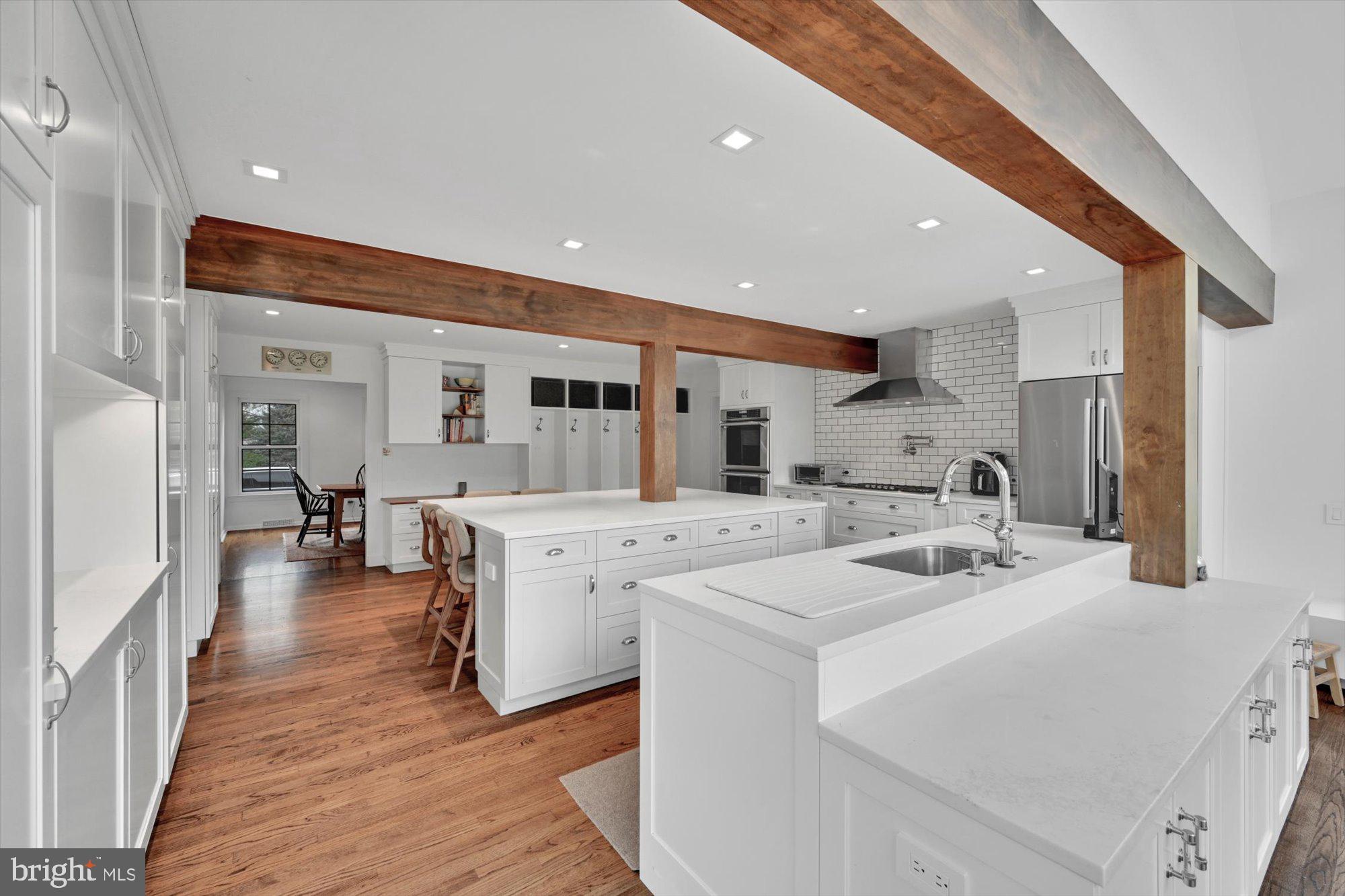 GLADWYNE - Residential