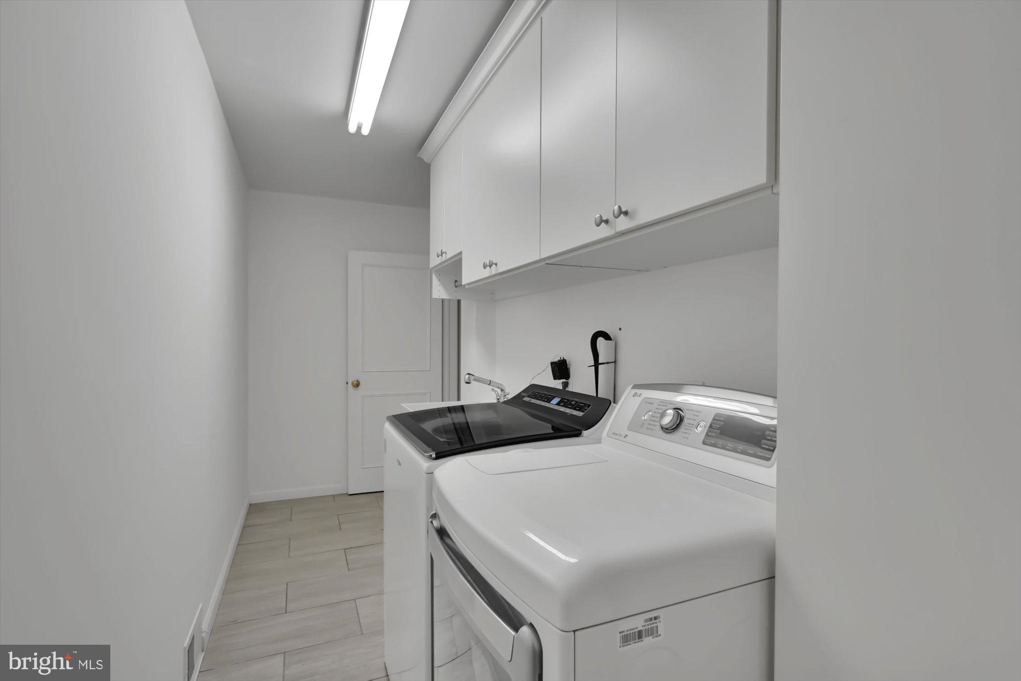 GLADWYNE - Residential