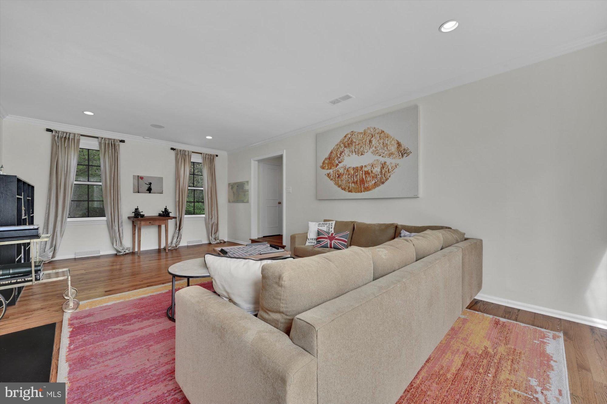 GLADWYNE - Residential