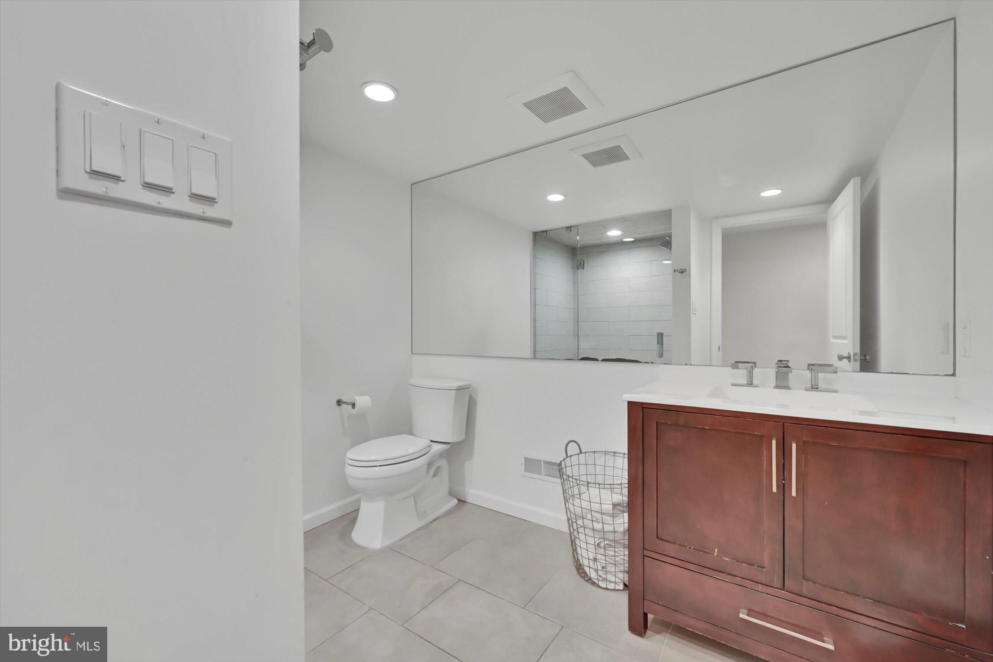 GLADWYNE - Residential