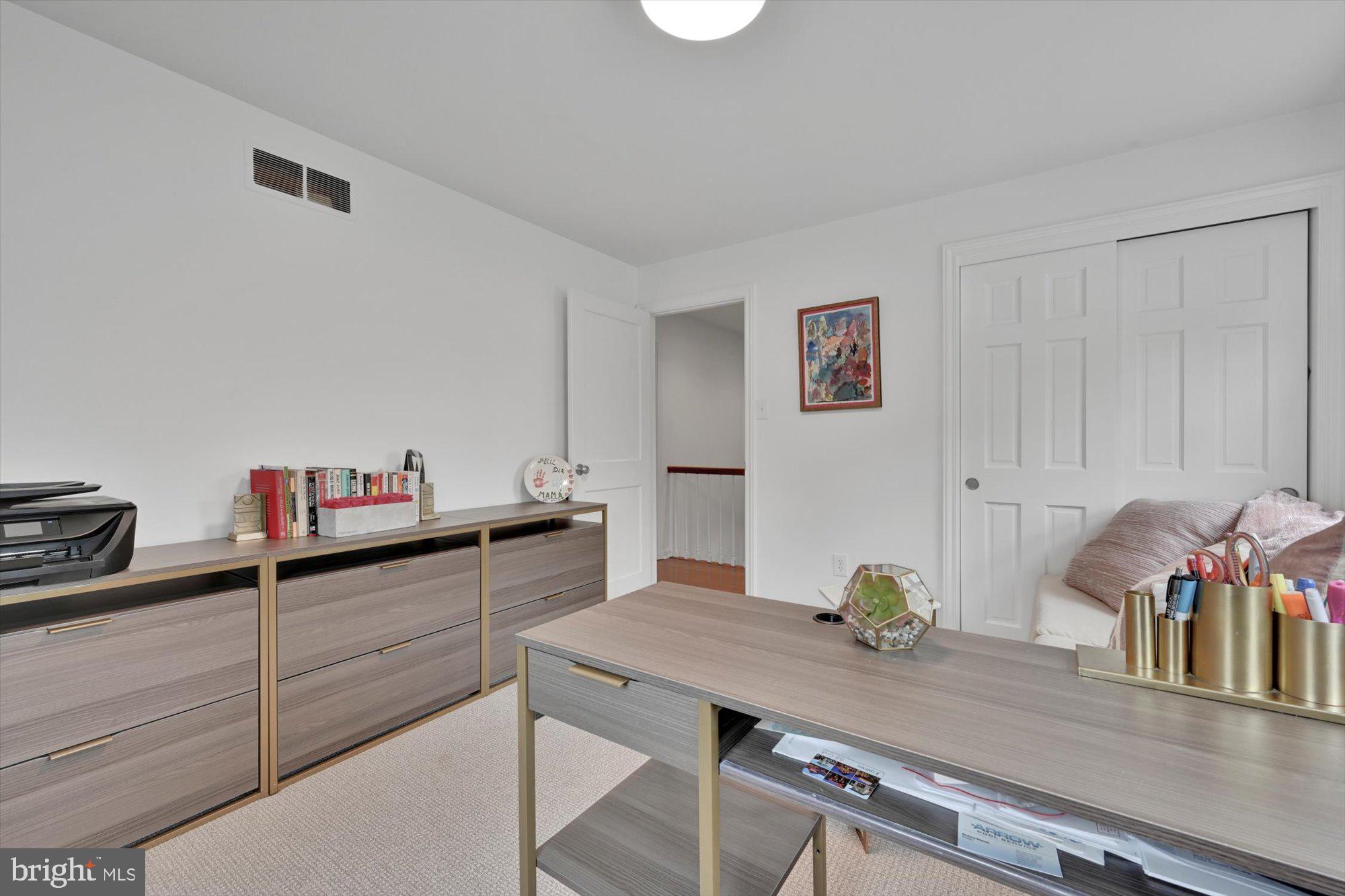 GLADWYNE - Residential