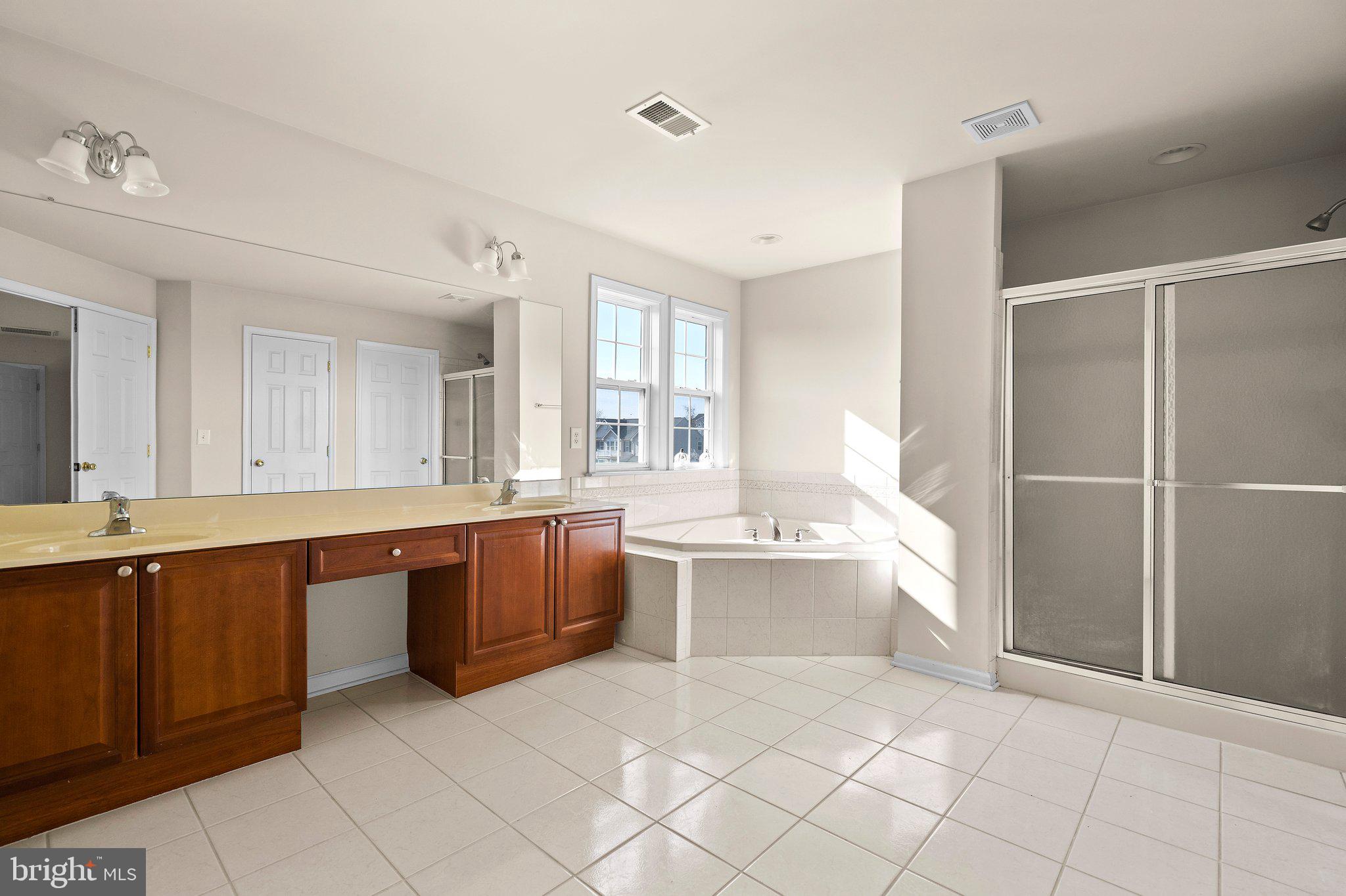 BROOKFIELD ON THE POTOMAC - Residential