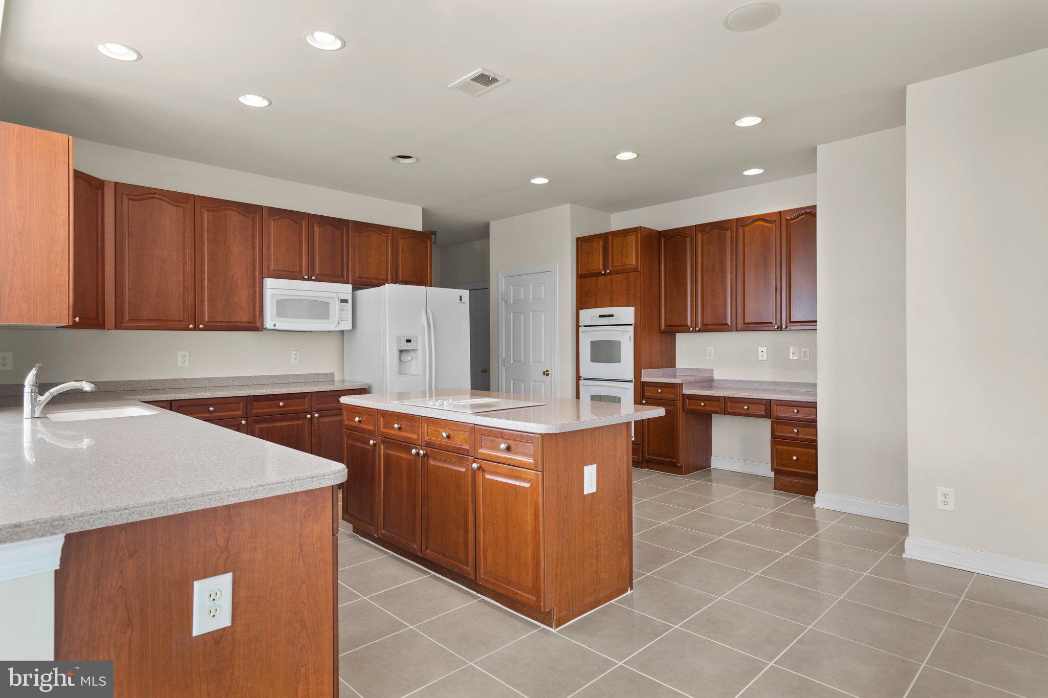 BROOKFIELD ON THE POTOMAC - Residential