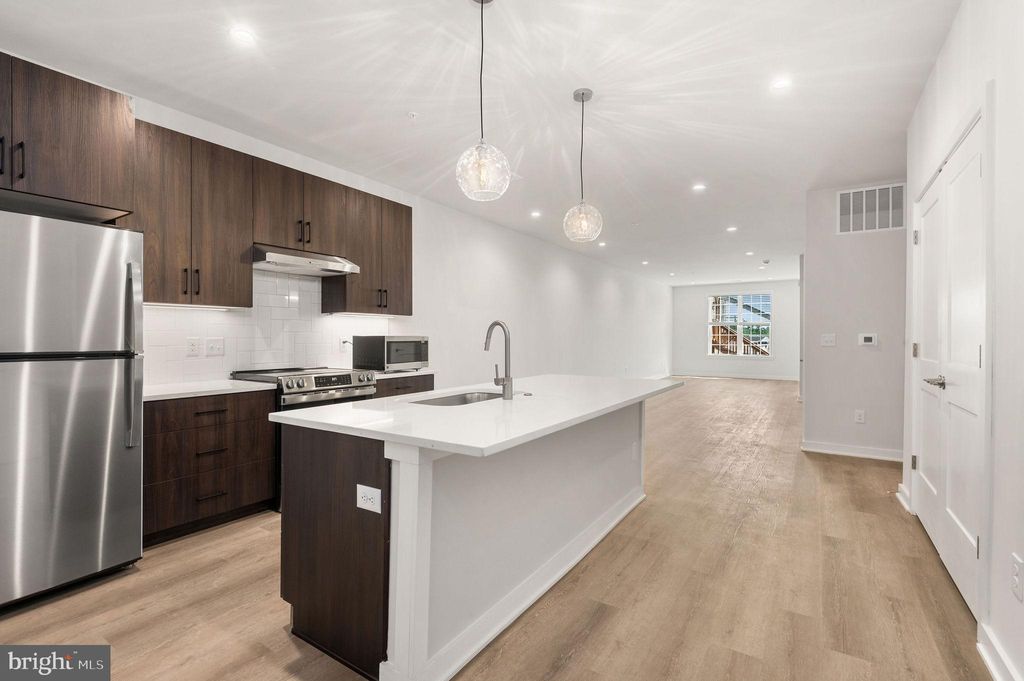 Photo of 26 S York Road #305, HATBORO, PA 19040 (MLS # PAMC2136736)