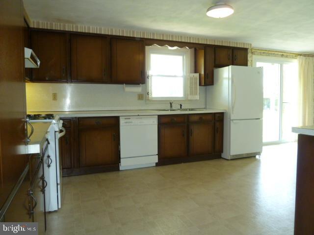 FOREST HILLS - Residential