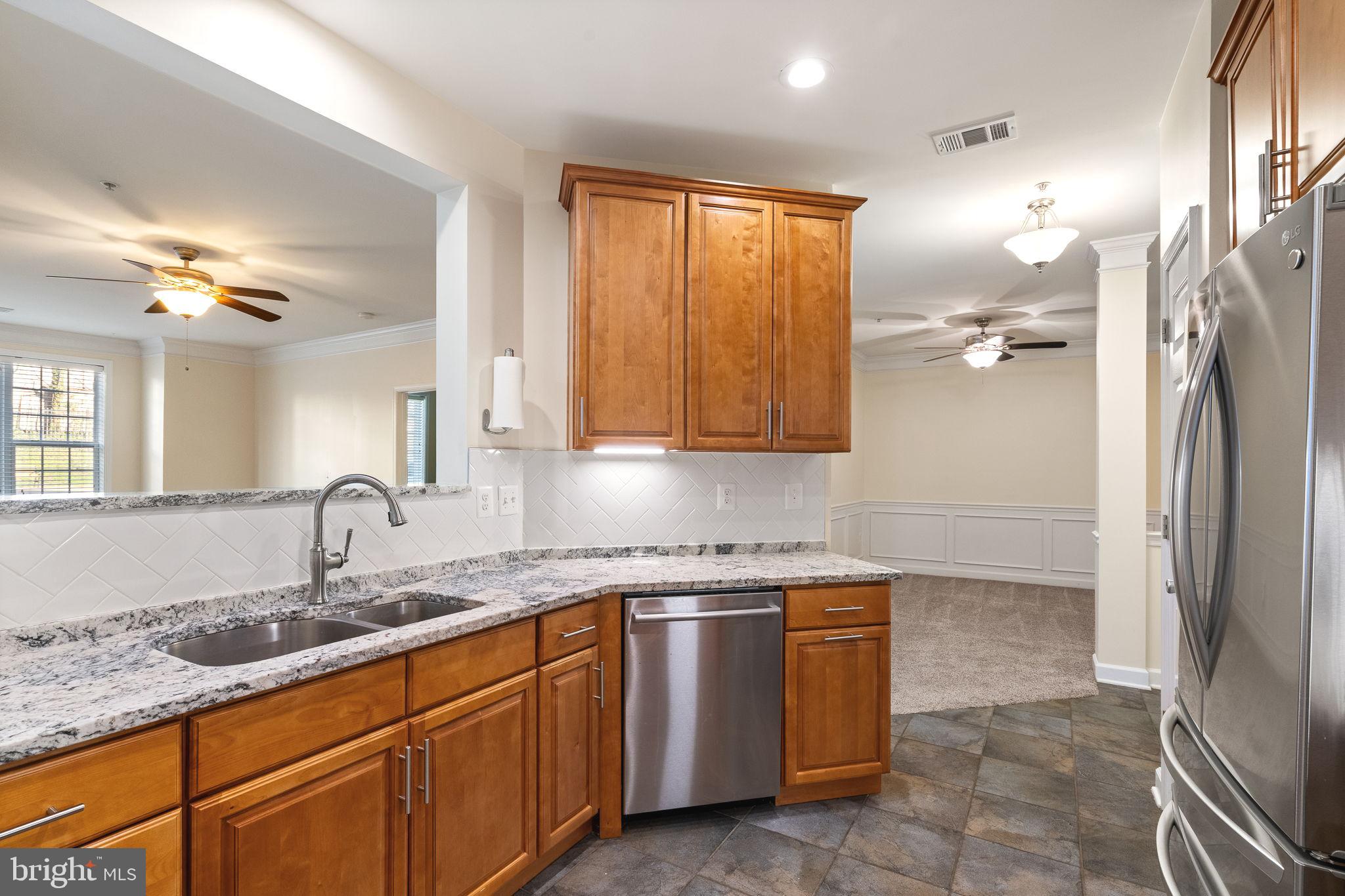 COBBLESTONE SQUARE - Residential