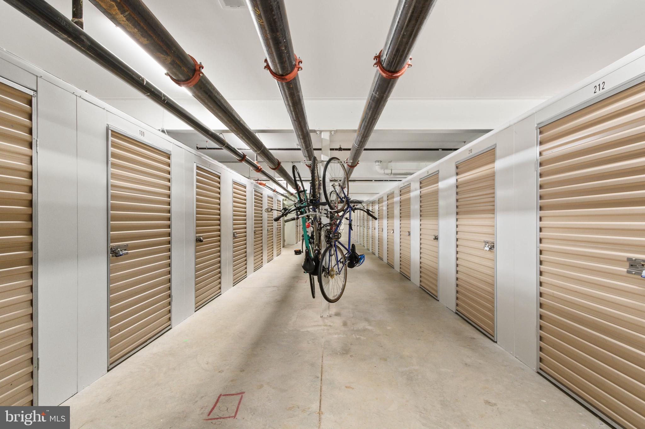 COBBLESTONE SQUARE - Residential