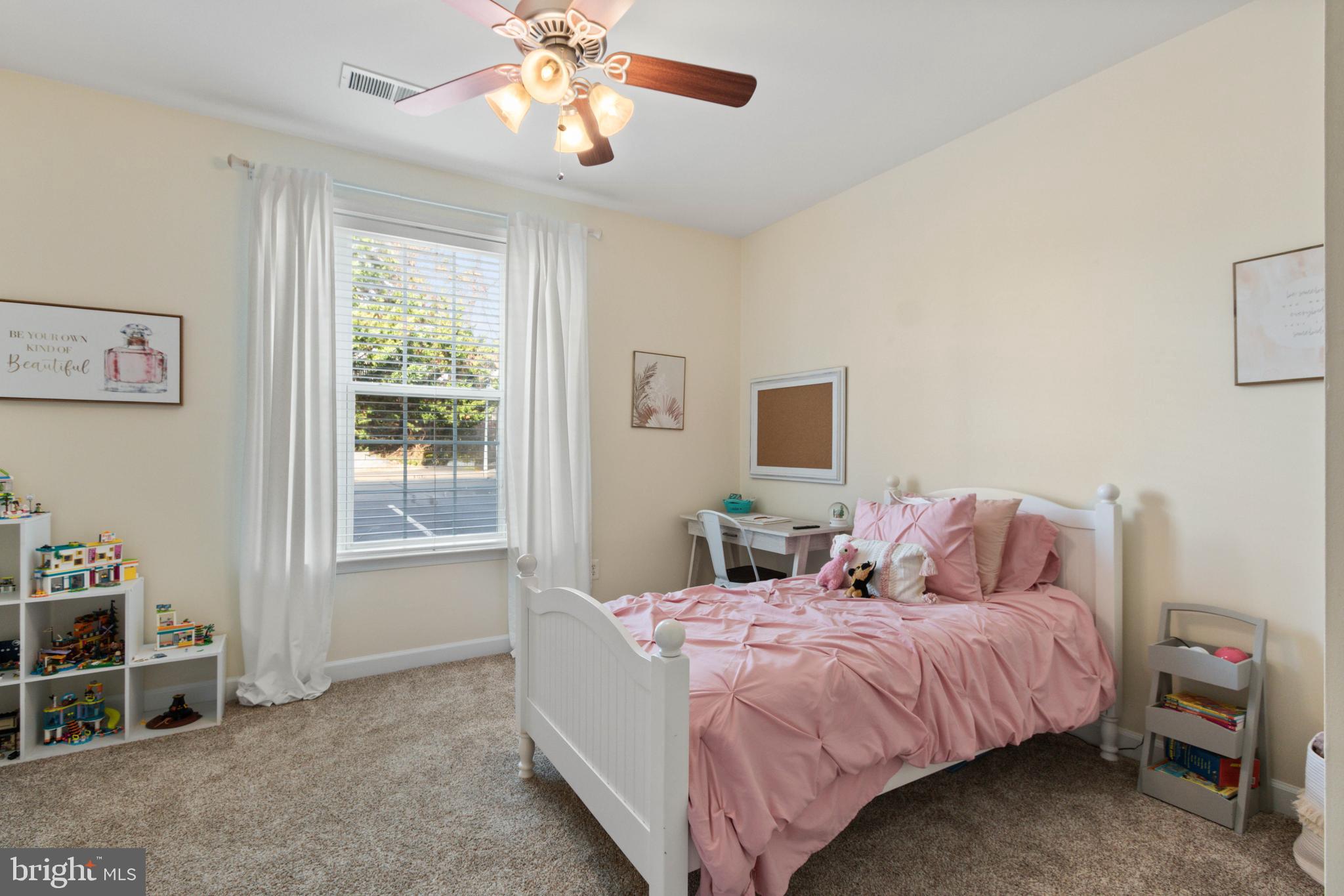 COBBLESTONE SQUARE - Residential