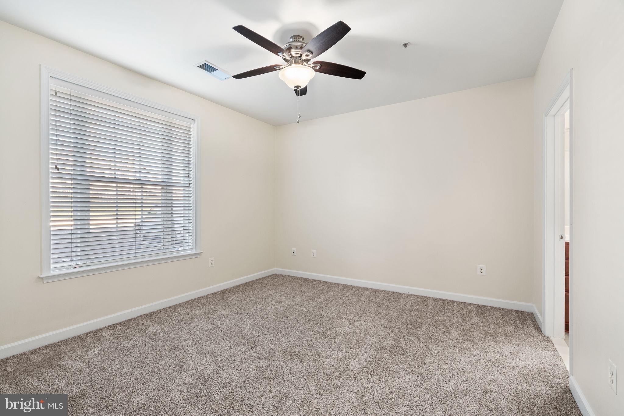 COBBLESTONE SQUARE - Residential