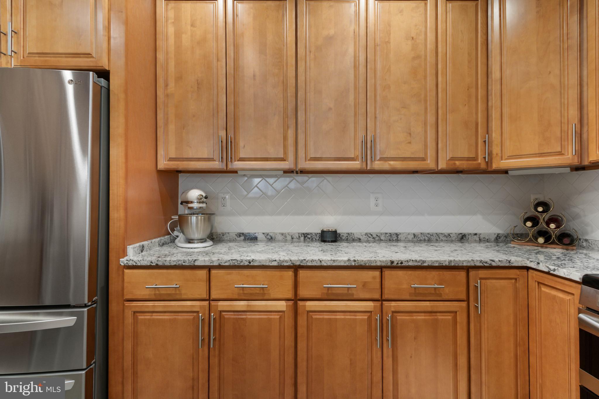 COBBLESTONE SQUARE - Residential