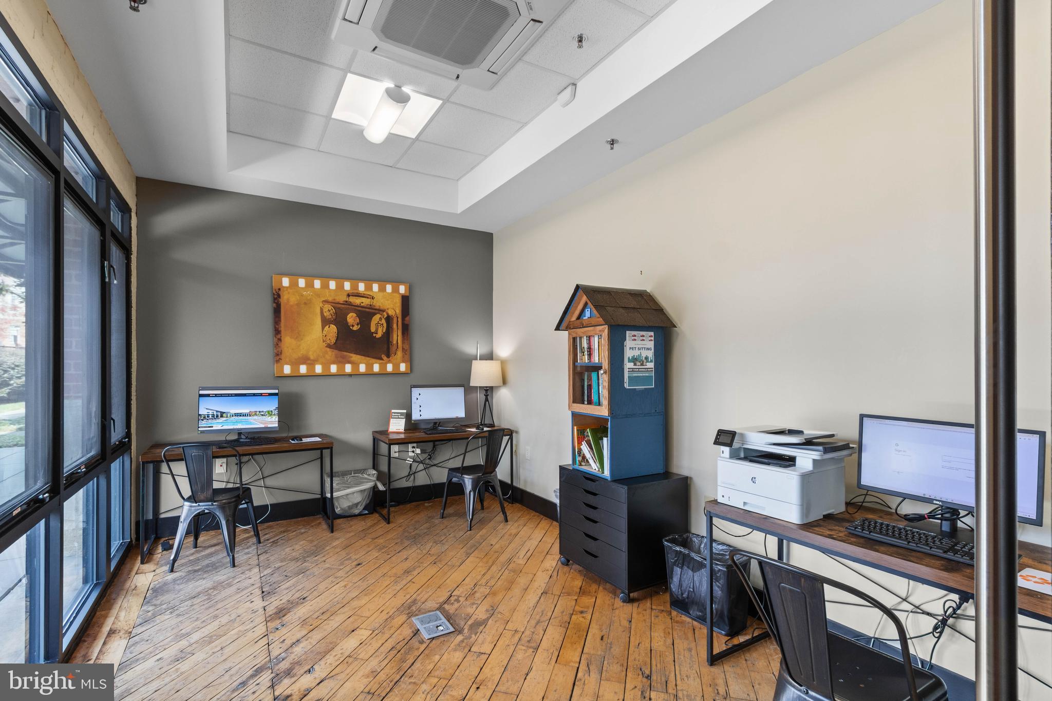 COBBLESTONE SQUARE - Residential