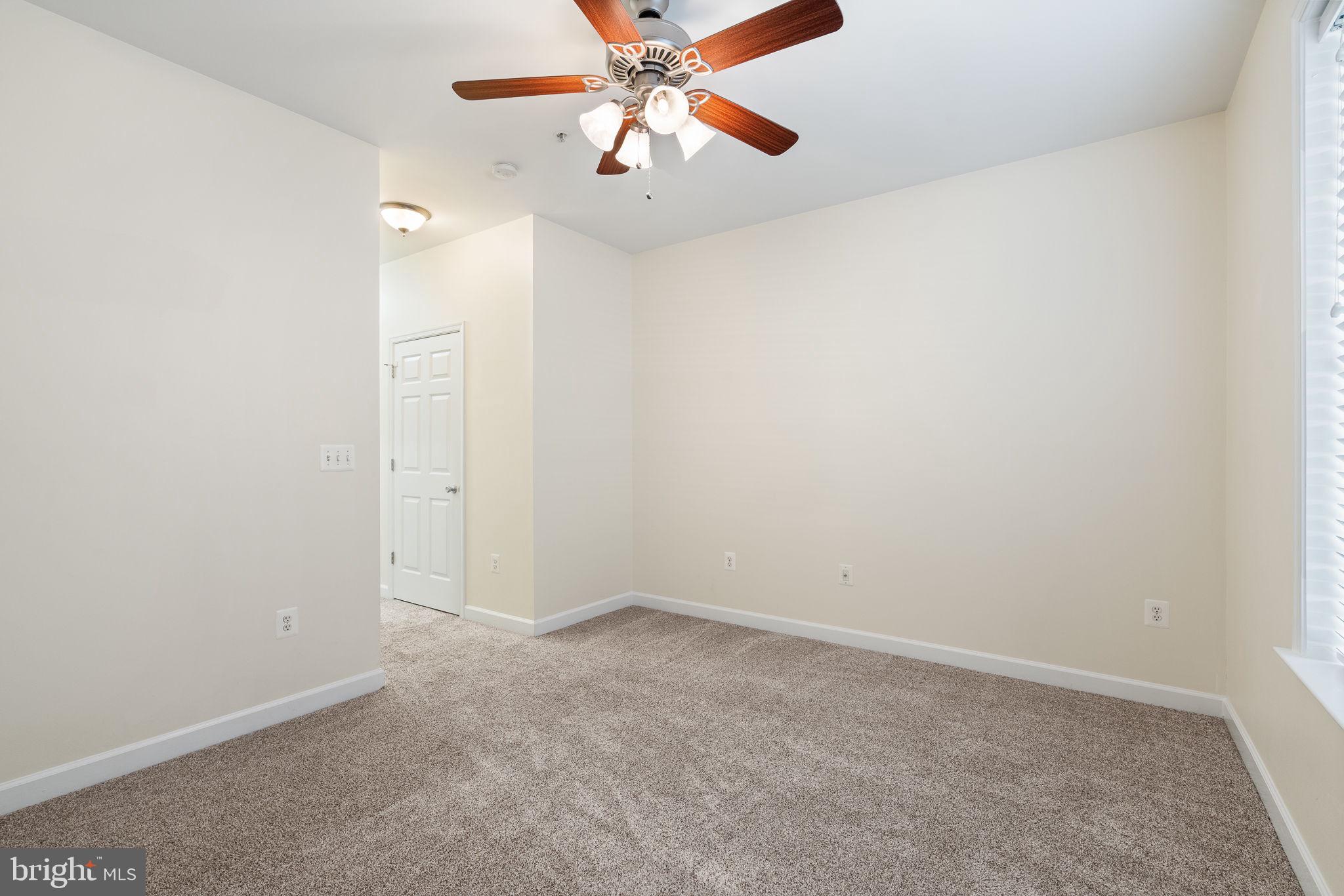 COBBLESTONE SQUARE - Residential